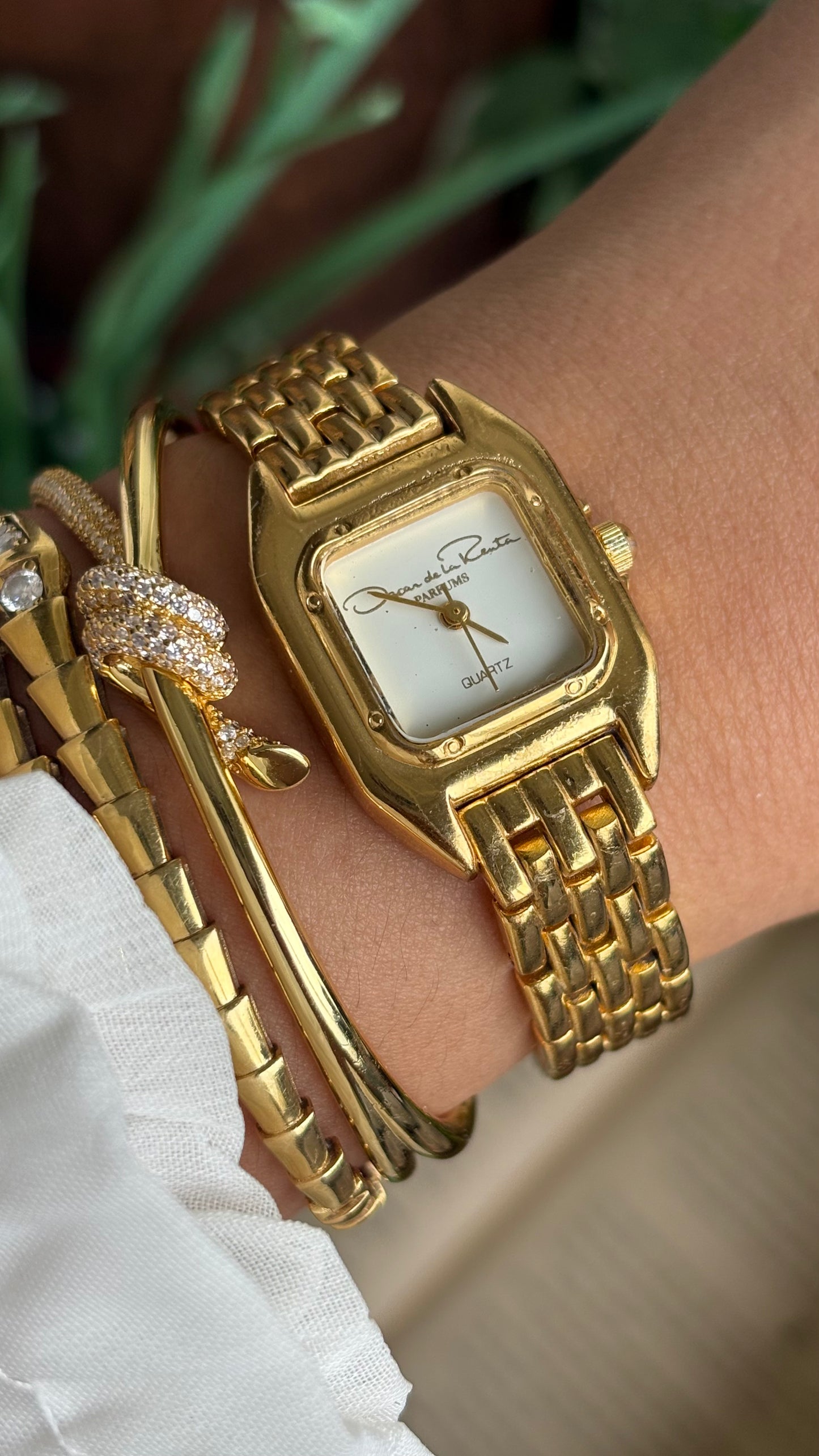 Vintage Oscar de la Renta Watch in Gold Tone