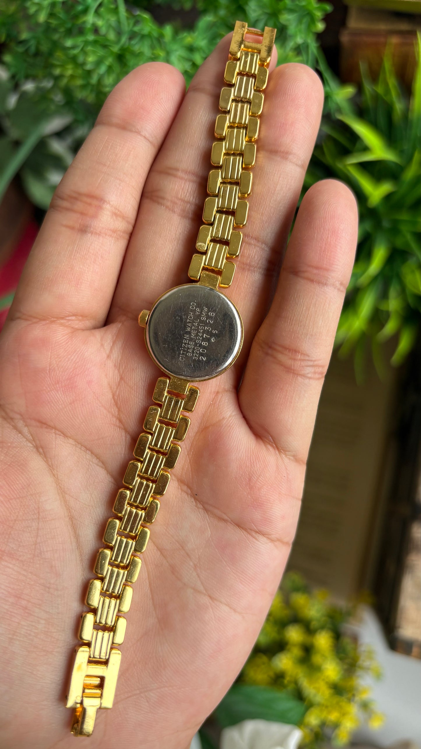 Vintage Citizen Watch in Gold Tone Super Dainty