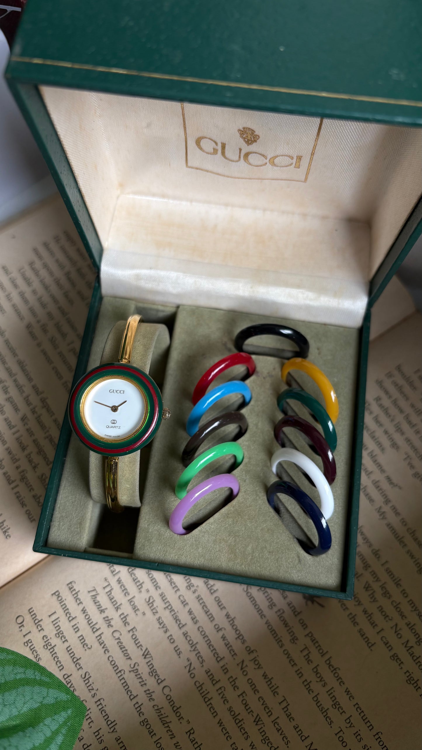 Vintage Gucci 1100L Interchangeable Bezel Set Bangle Watch in Gold Tone