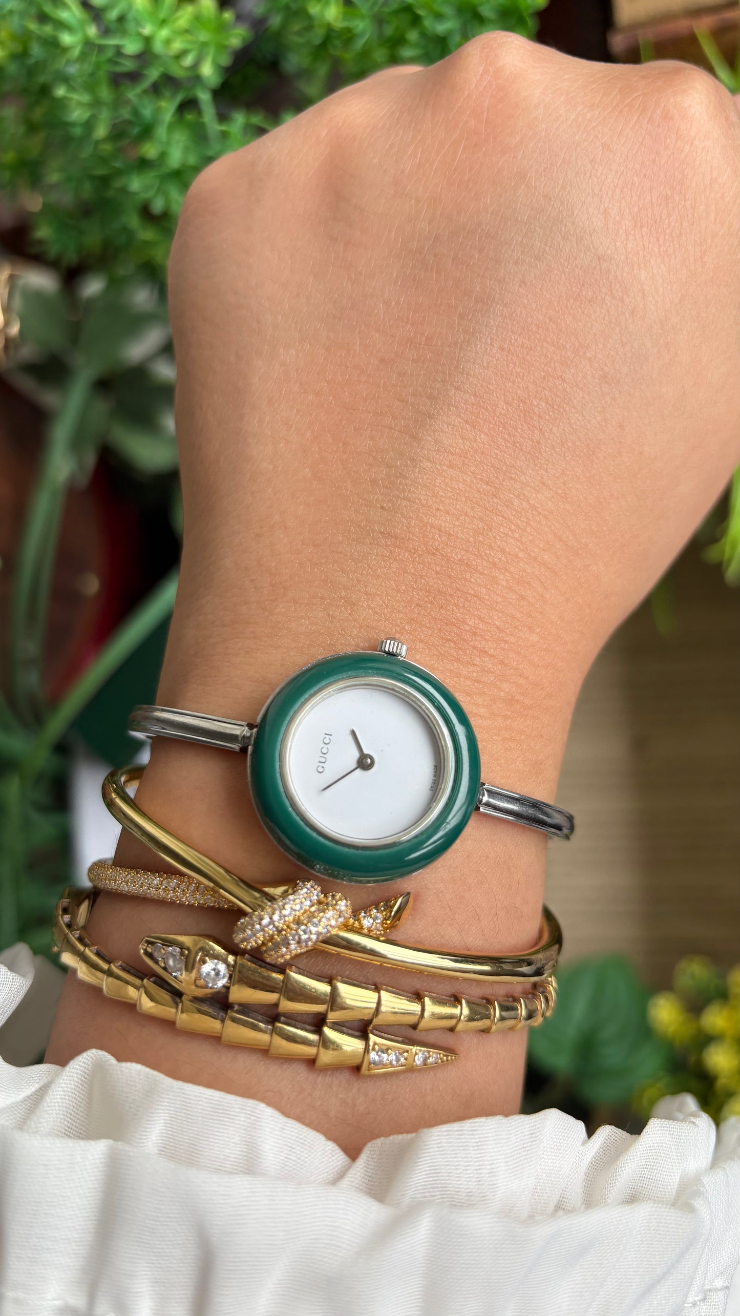 Vintage Gucci 1100L Interchangeable Bezel Set Bangle Watch in Silver Tone