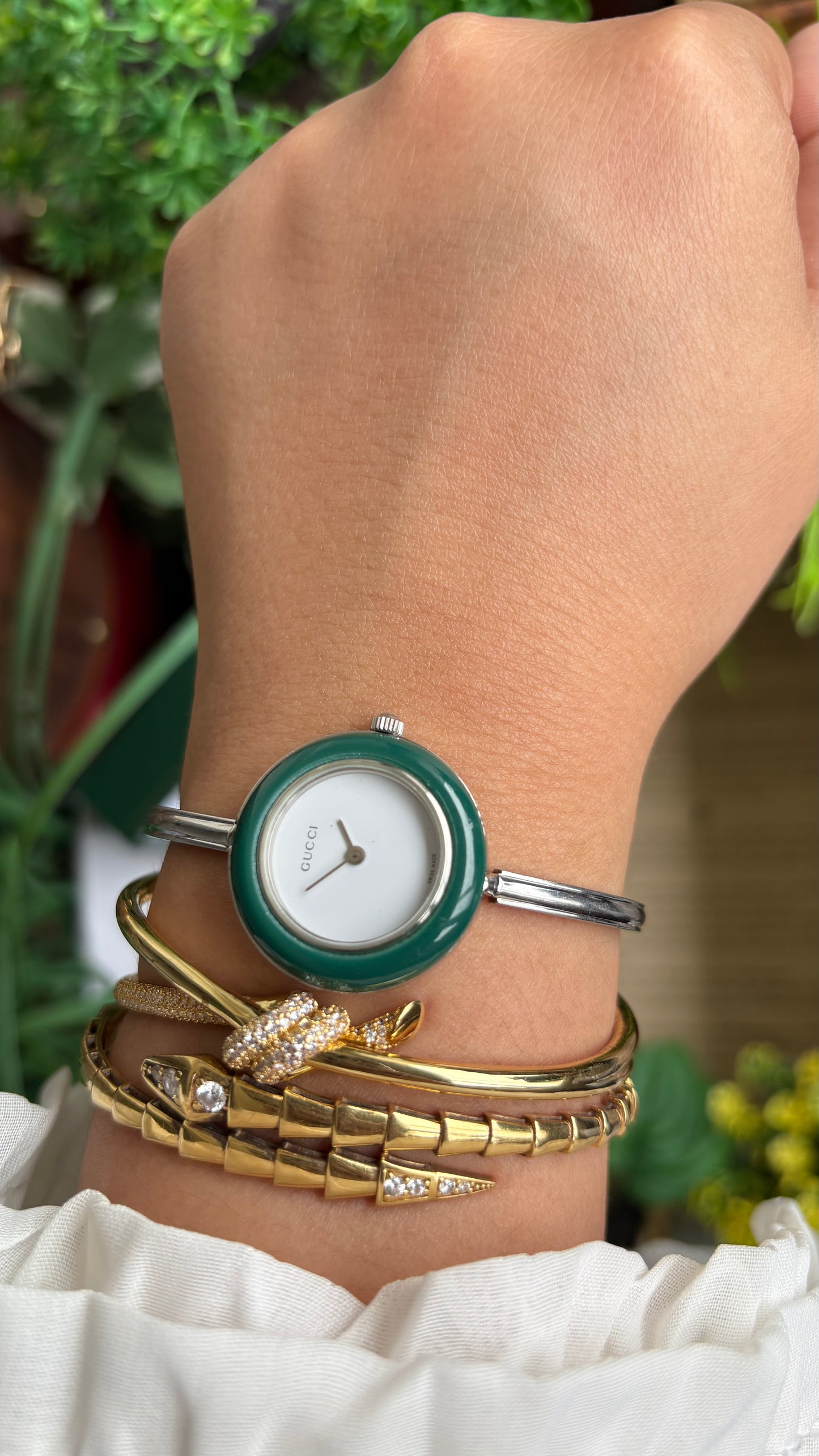Vintage Gucci 1100L Interchangeable Bezel Set Bangle Watch in Silver Tone