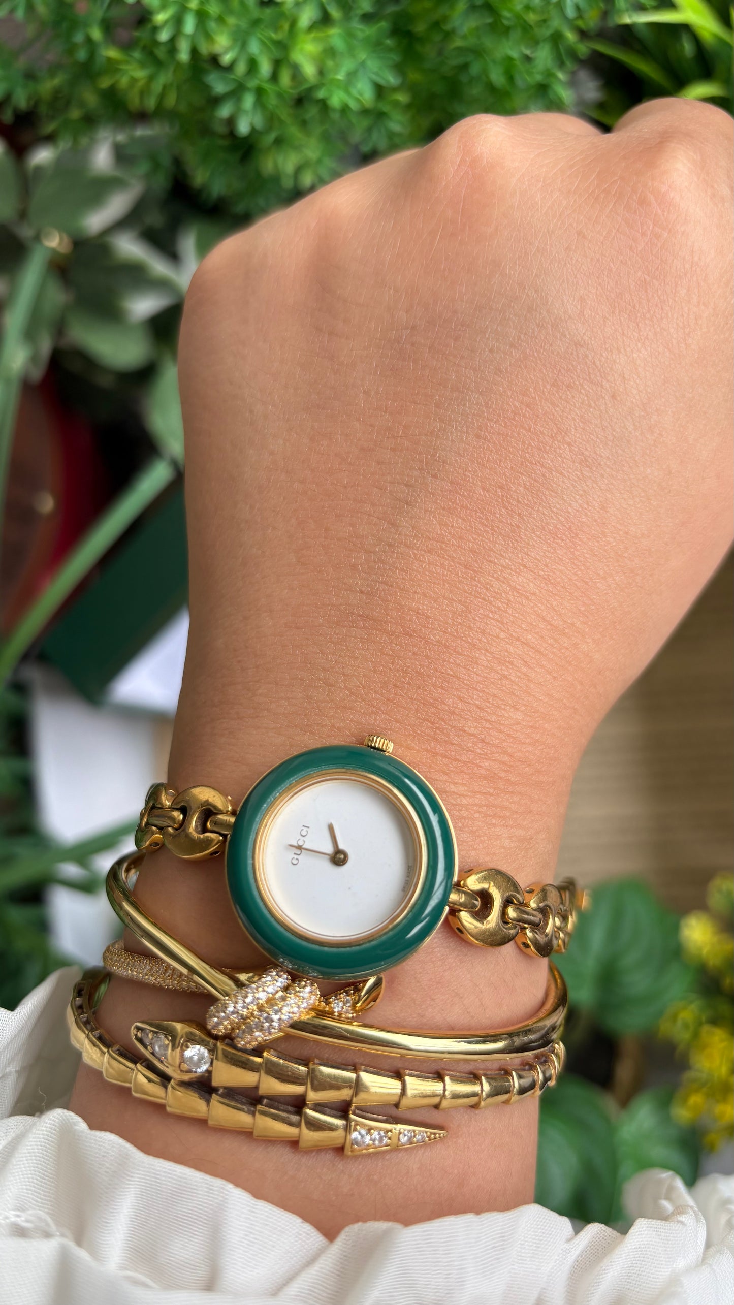 Vintage Gucci 1100L Interchangeable Bezel Set Marina Bracelet Watch in Gold Tone