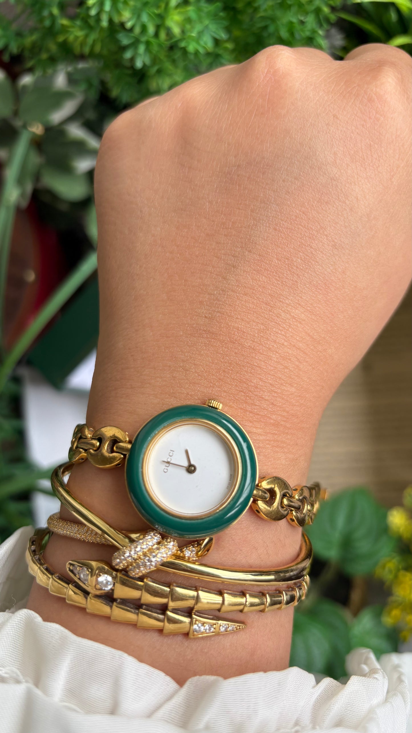Vintage Gucci 1100L Interchangeable Bezel Set Marina Bracelet Watch in Gold Tone