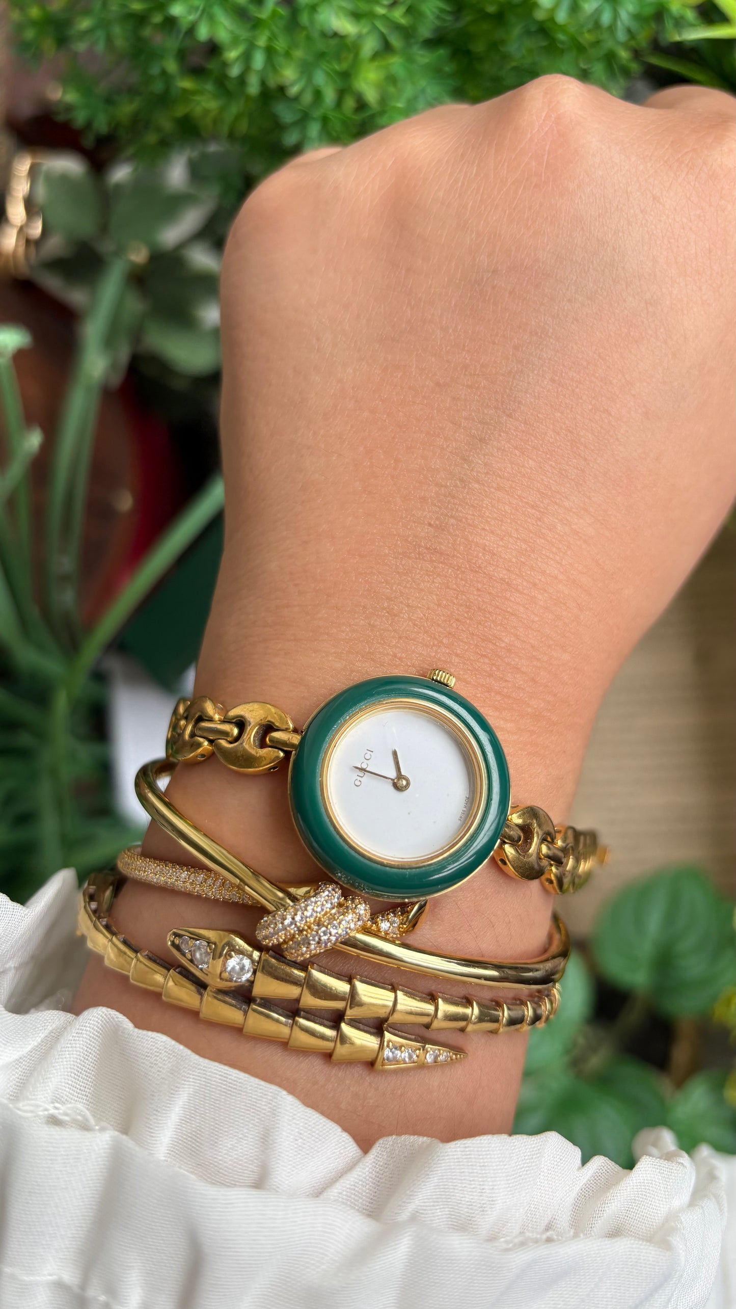 Vintage Gucci 1100L Interchangeable Bezel Set Marina Bracelet Watch in Gold Tone