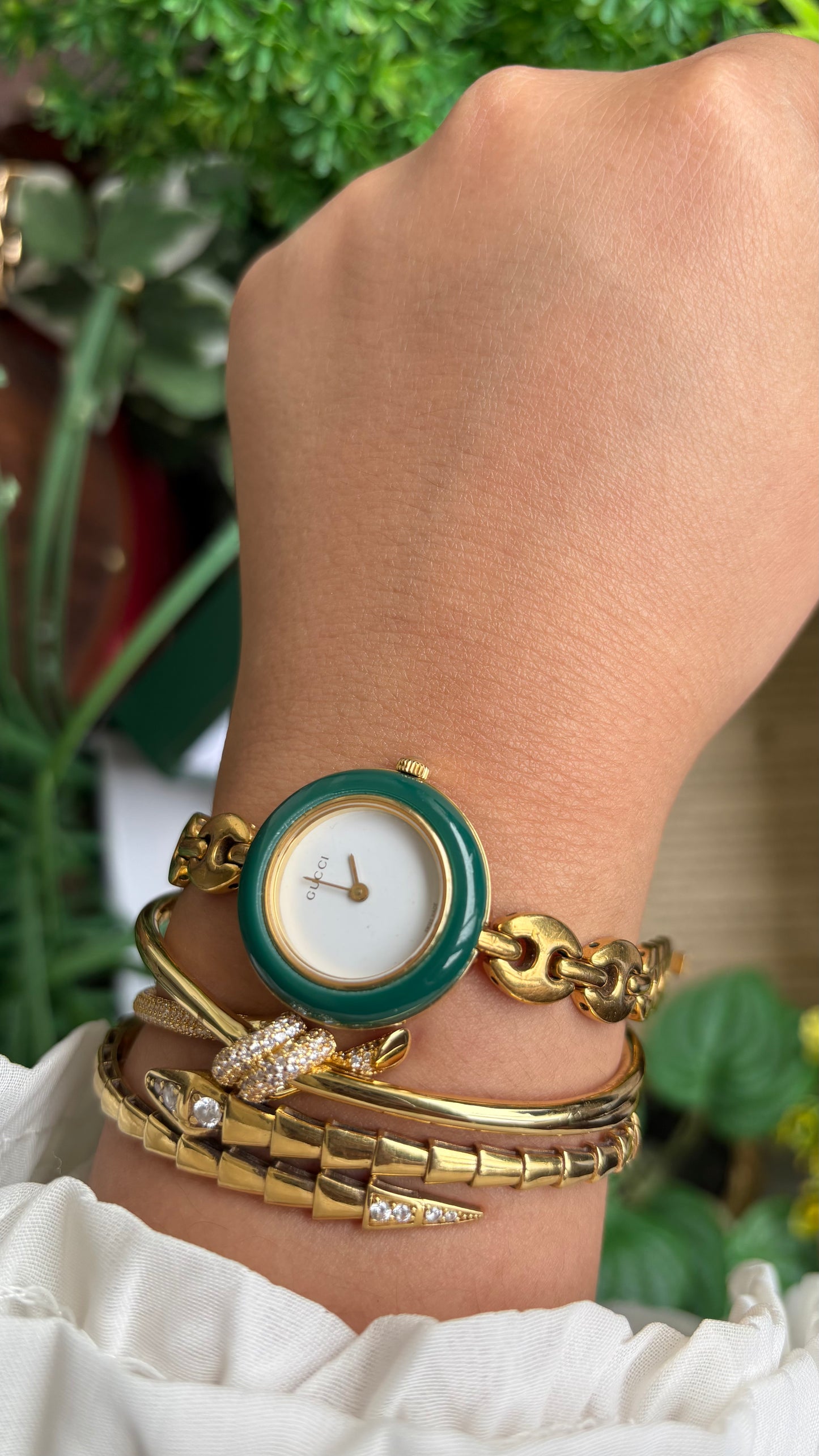 Vintage Gucci 1100L Interchangeable Bezel Set Marina Bracelet Watch in Gold Tone