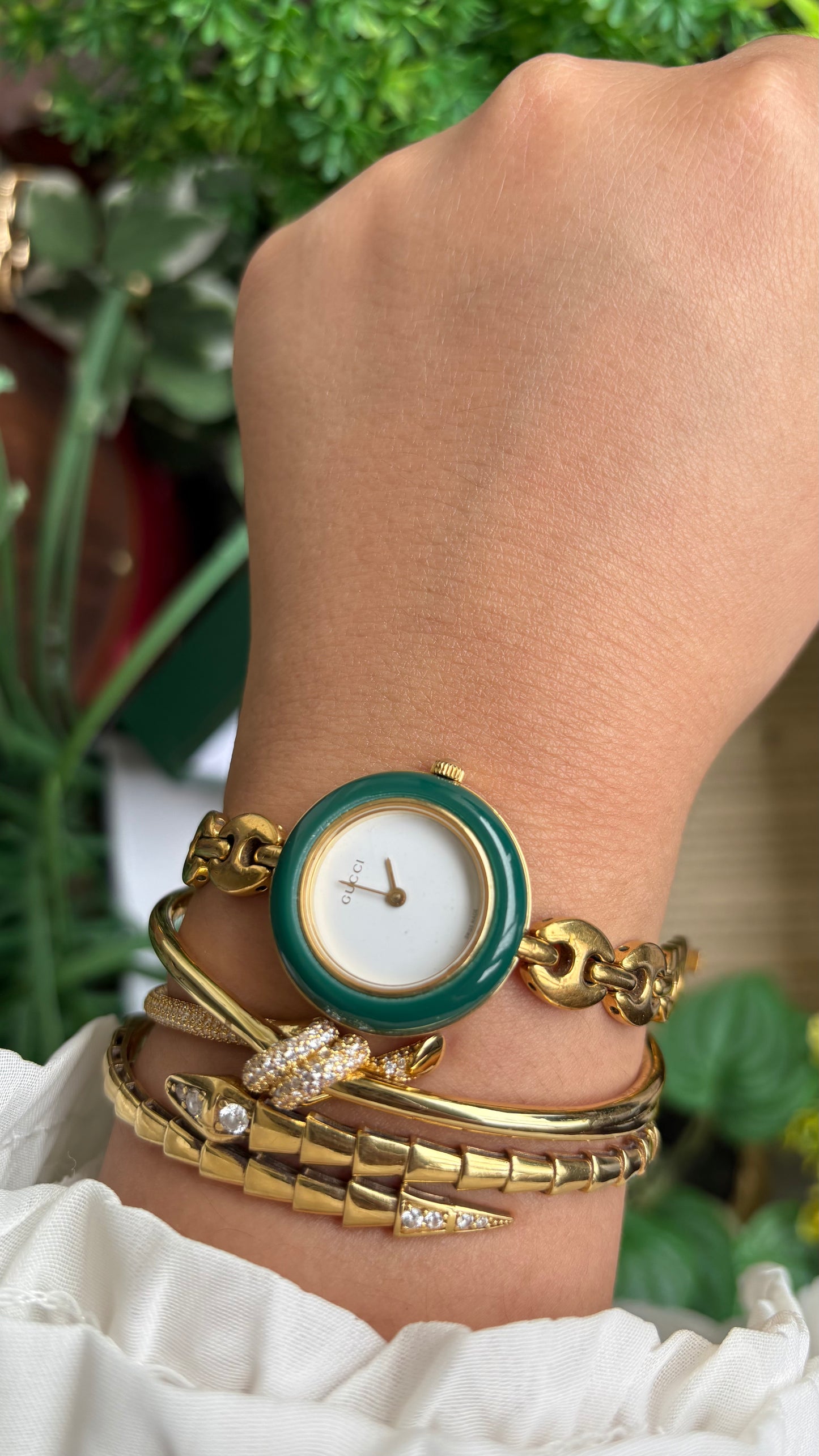 Vintage Gucci 1100L Interchangeable Bezel Set Marina Bracelet Watch in Gold Tone