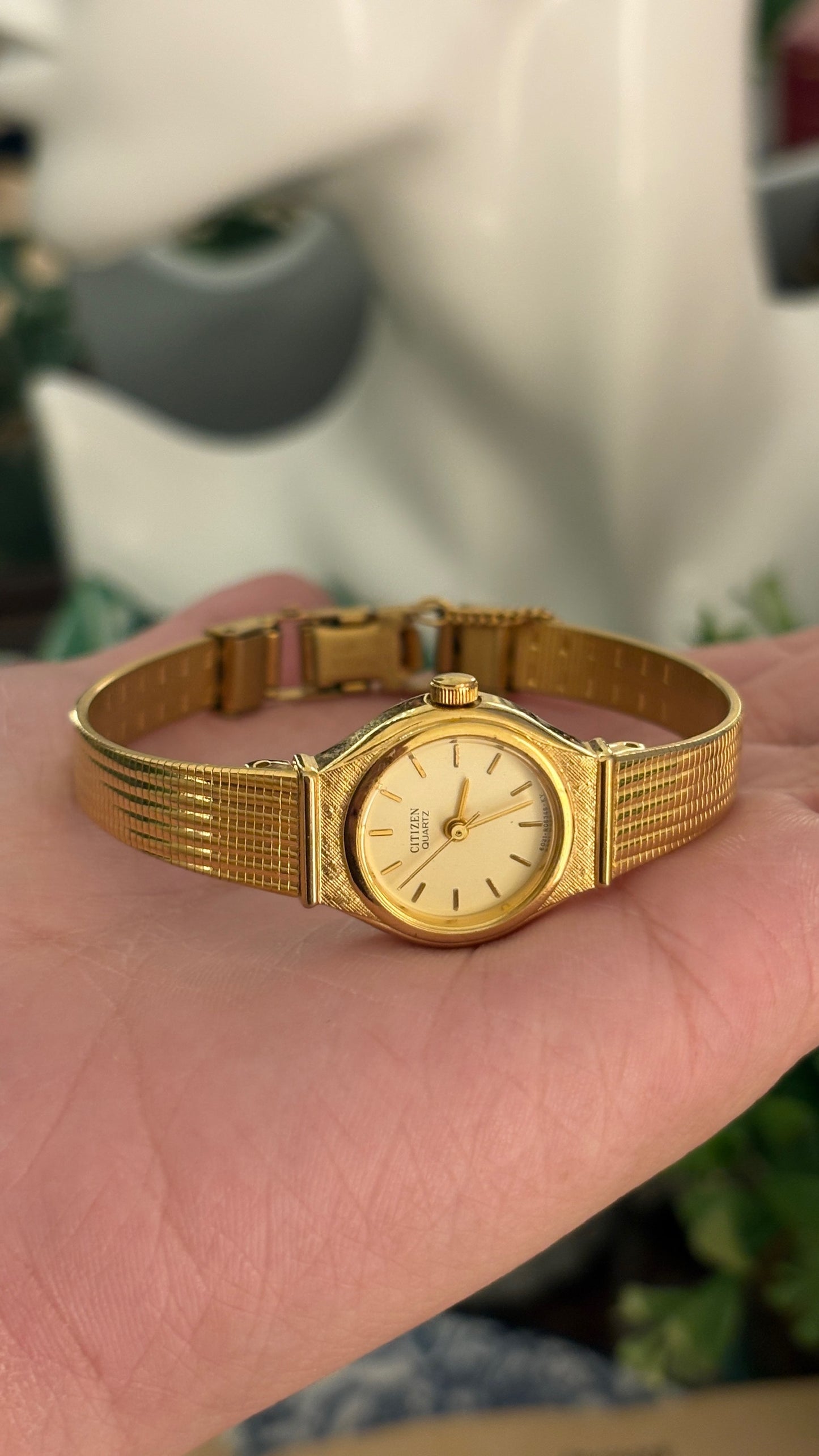 Rare Dainty Vintage Citizen Dress Watch in Gold Tone Quartz