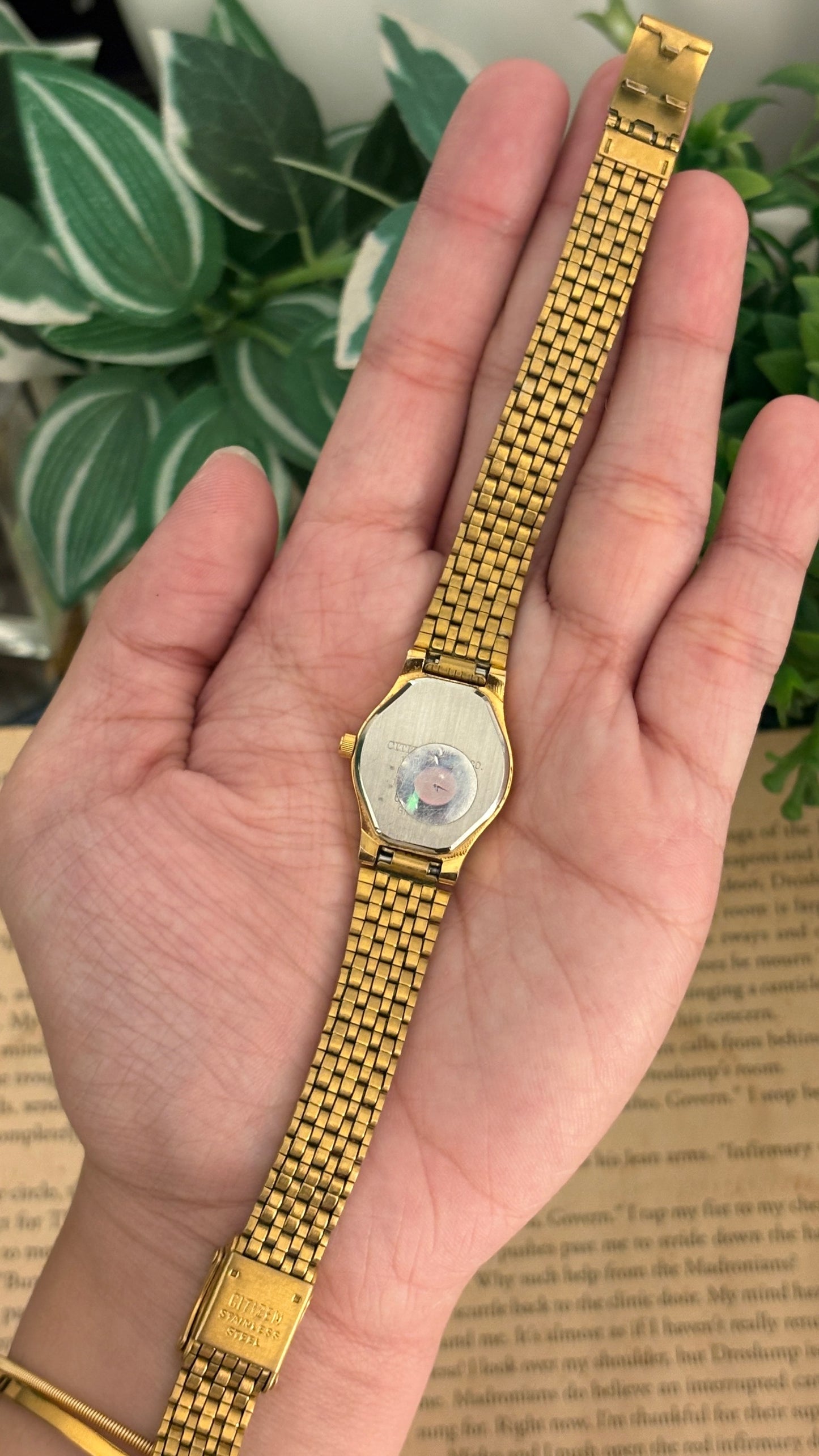 Vintage Citizen Classic Watch in Gold Tone Quartz
