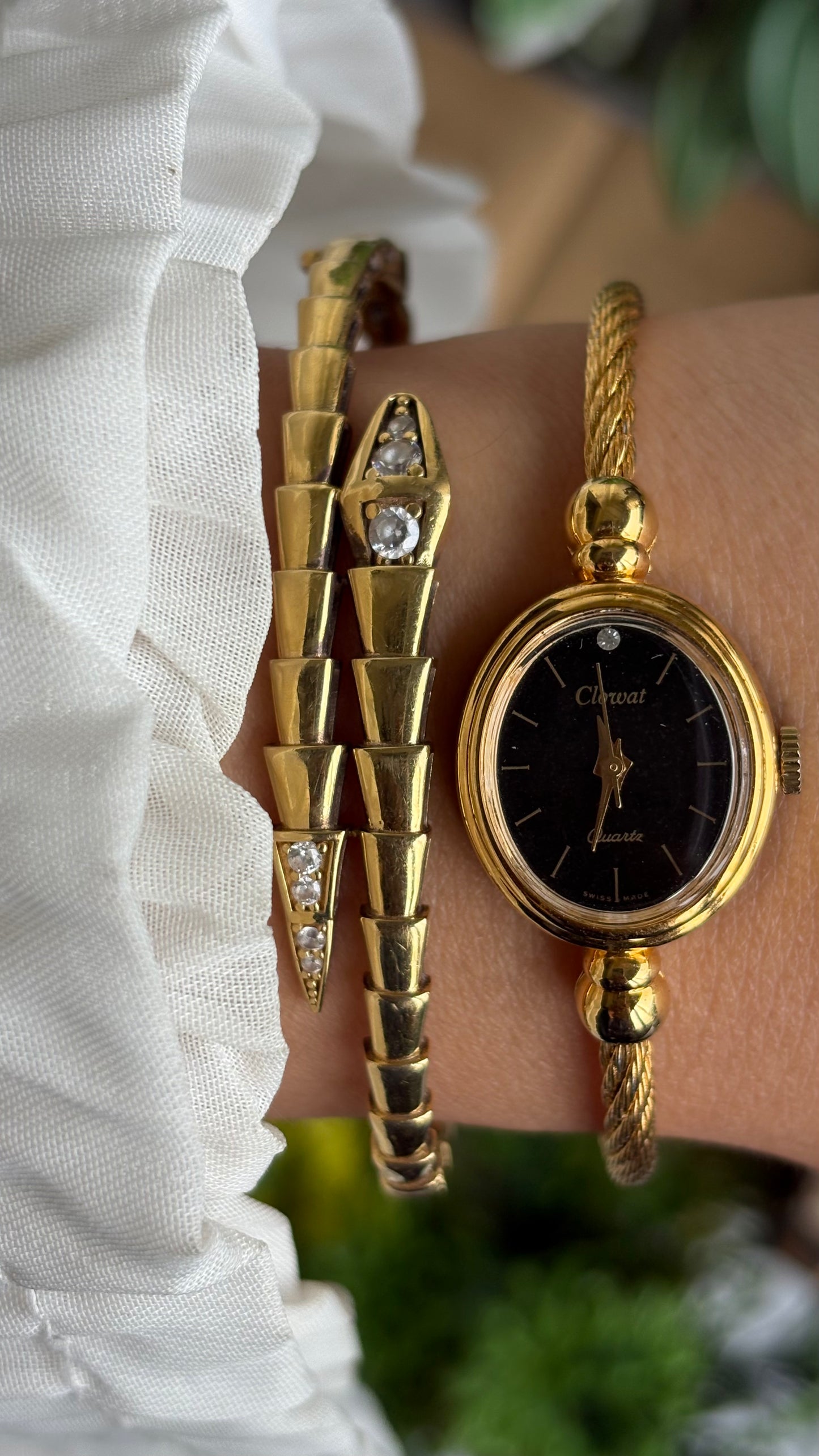 Extremely Rare Vintage Clowat by Seiko Swiss Dainty Bangle Watch in Gold Tone Black Dial