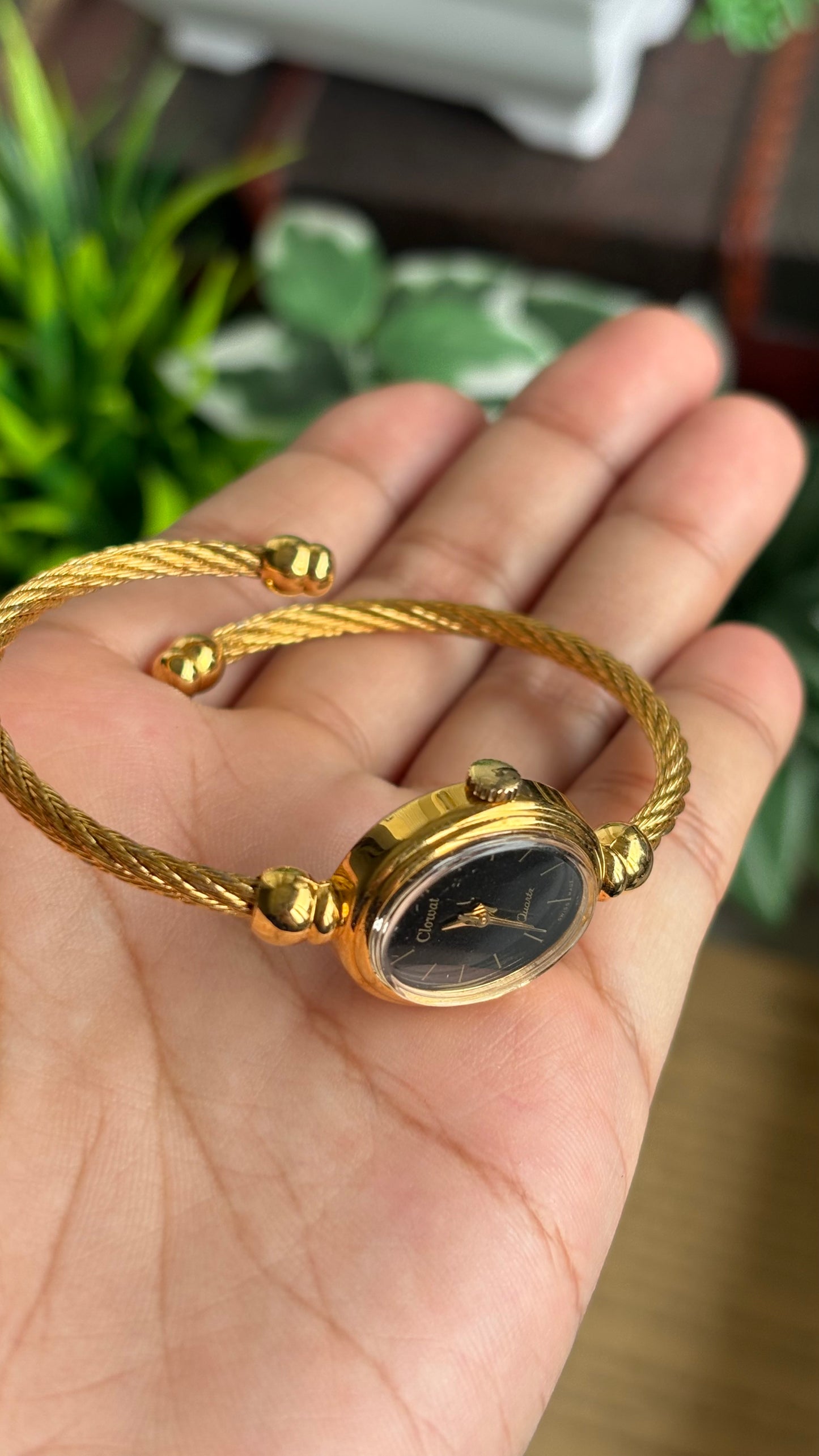 Extremely Rare Vintage Clowat by Seiko Swiss Dainty Bangle Watch in Gold Tone Black Dial