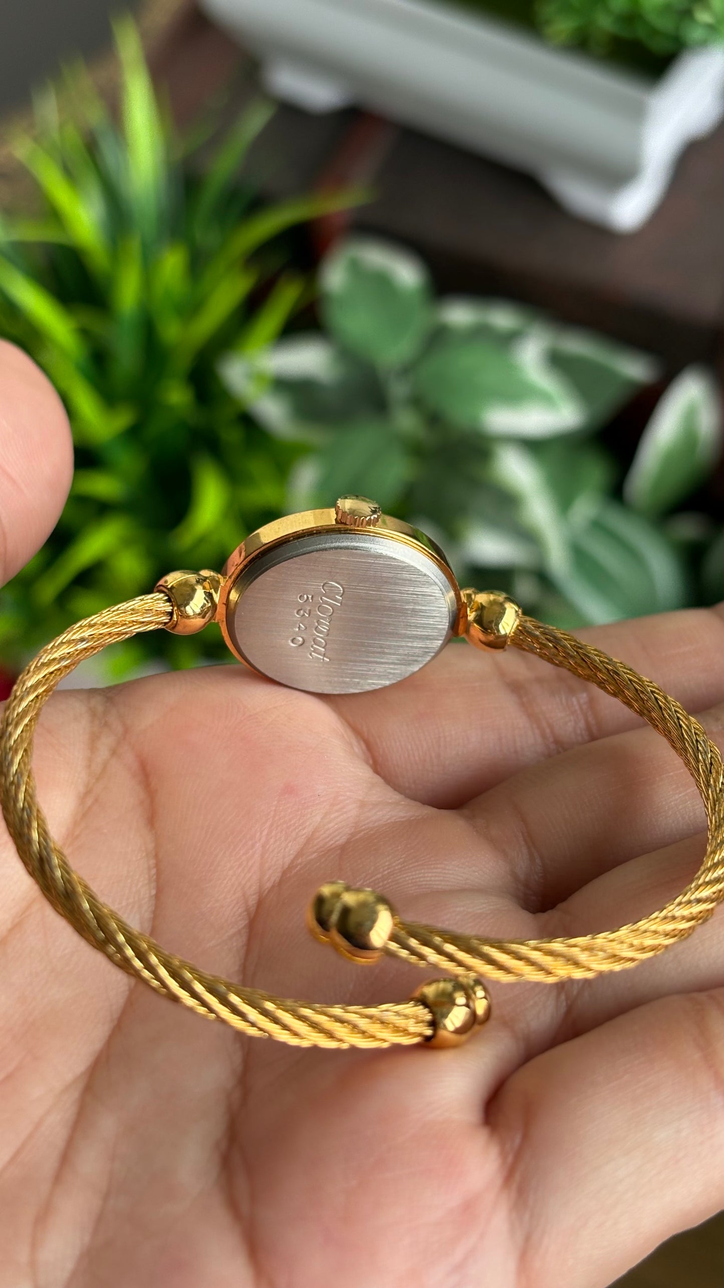 Extremely Rare Vintage Clowat by Seiko Swiss Dainty Bangle Watch in Gold Tone Black Dial