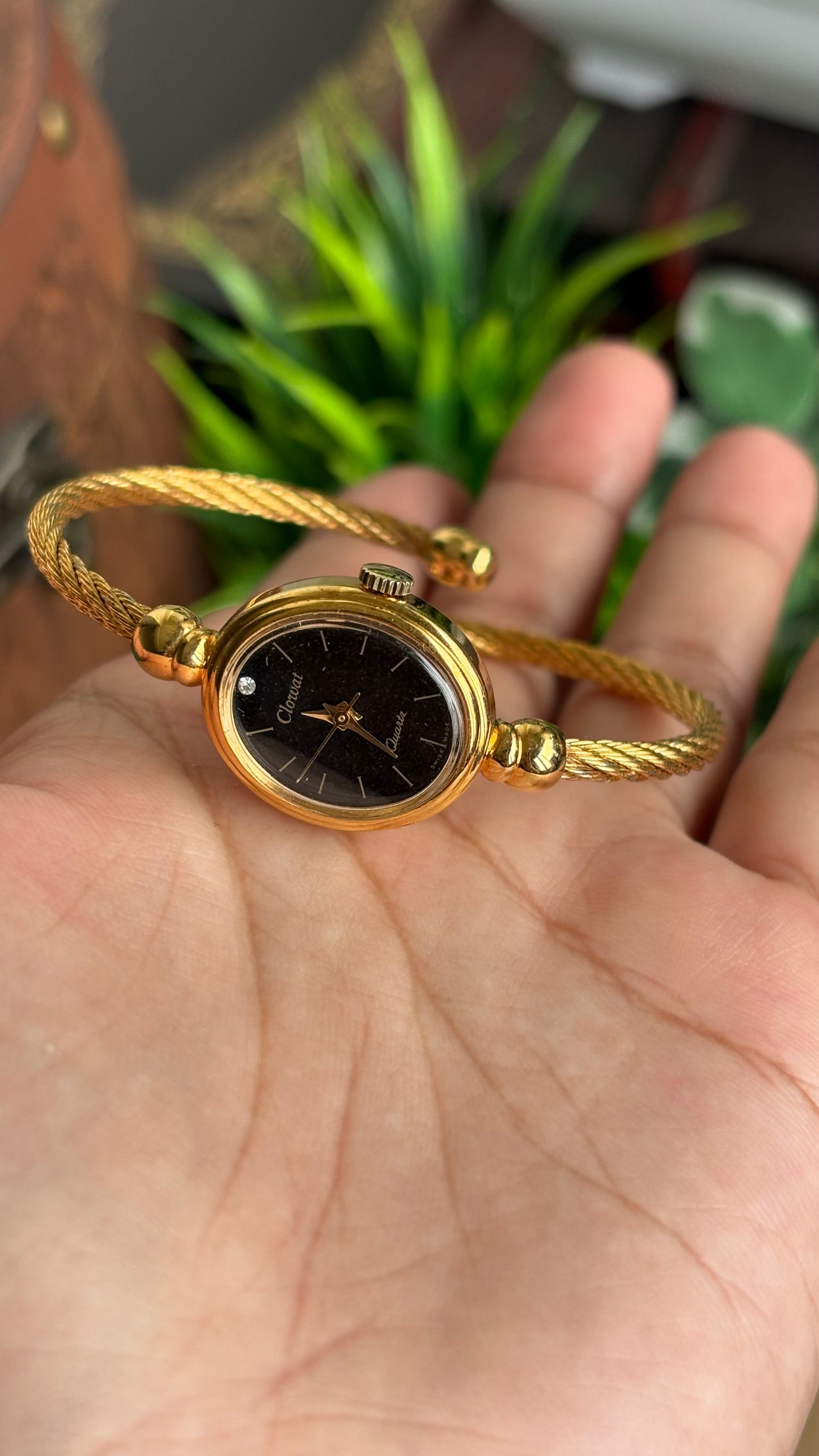 Extremely Rare Vintage Clowat by Seiko Swiss Dainty Bangle Watch in Gold Tone Black Dial
