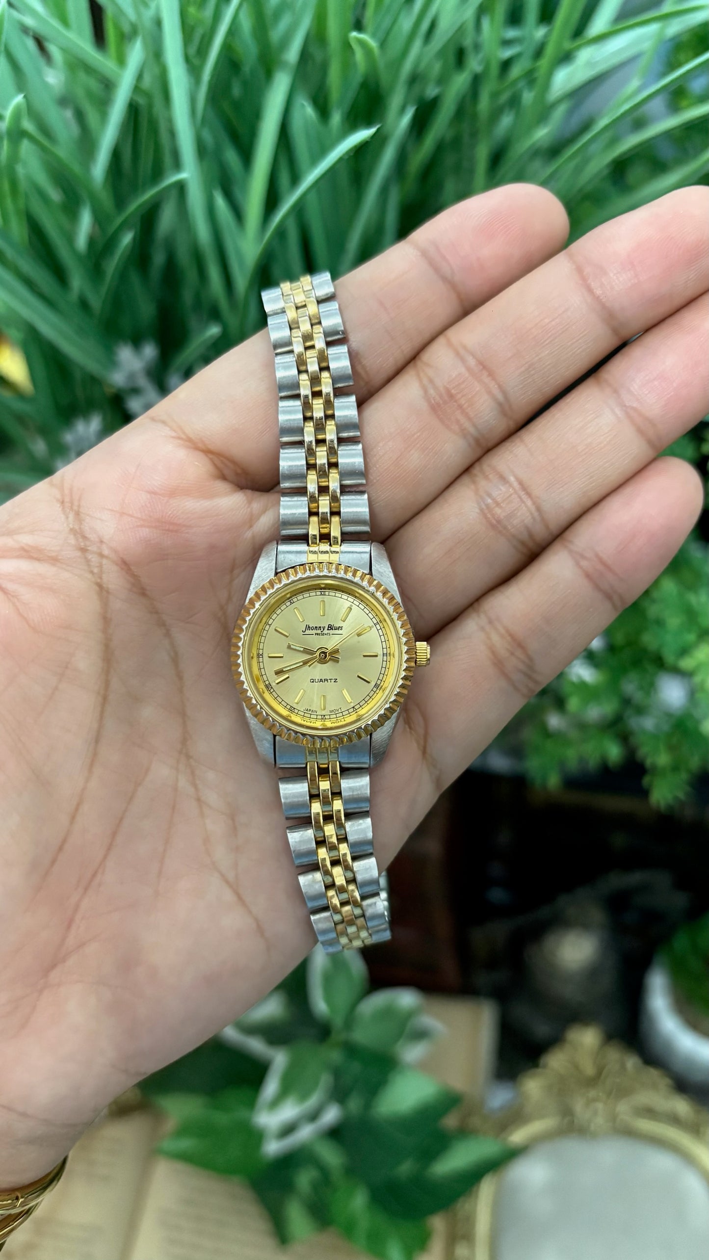 Vintage Johnny Blues Fluted Bezel Classic Watch in Two-Tone Quartz