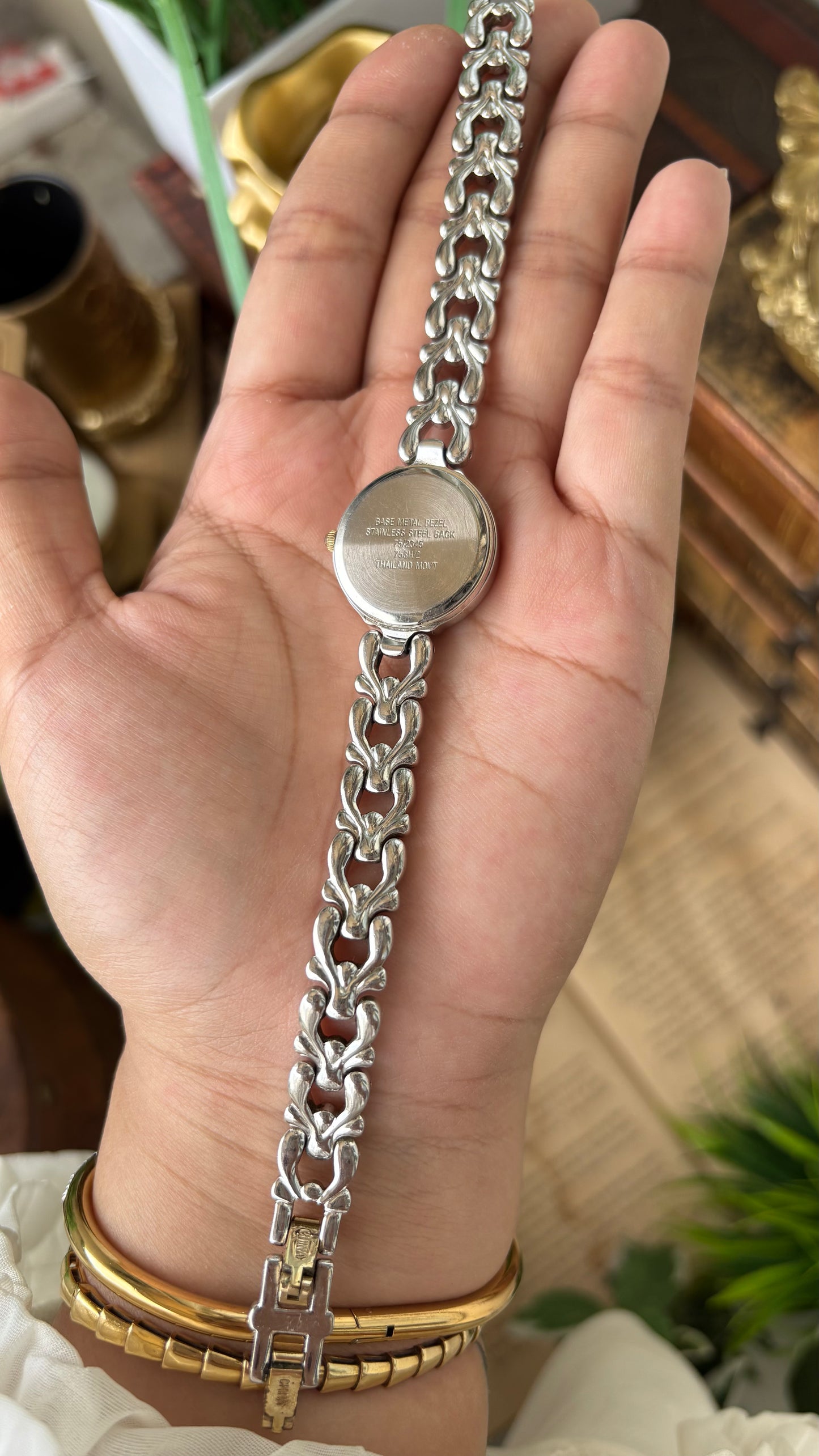 Rare Vintage Armitron Now Shell Embossed Dial Watch with Diamond Quartz #00271