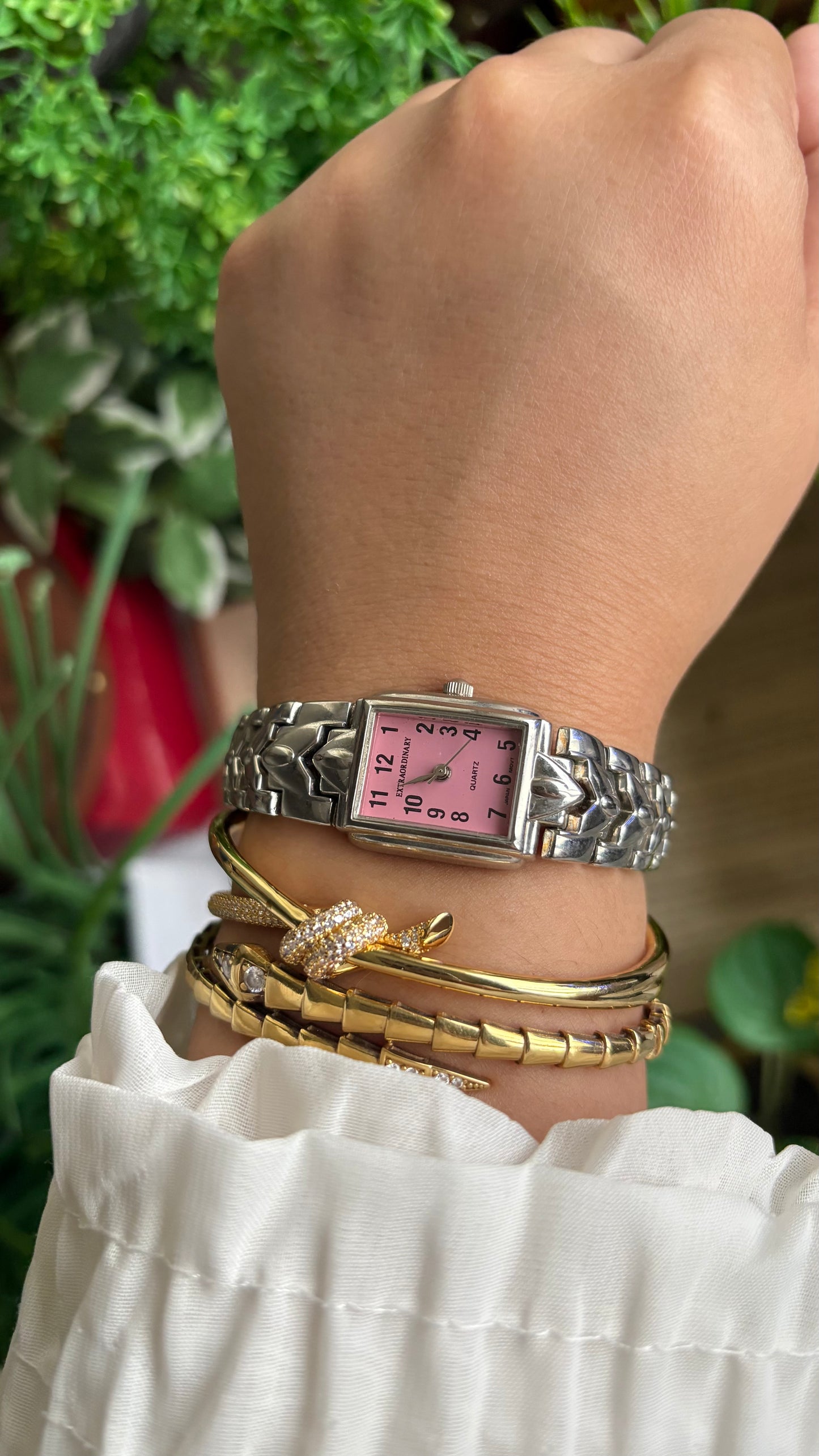 Vintage Extraordinary Watch in Silver Tone Pink Dial