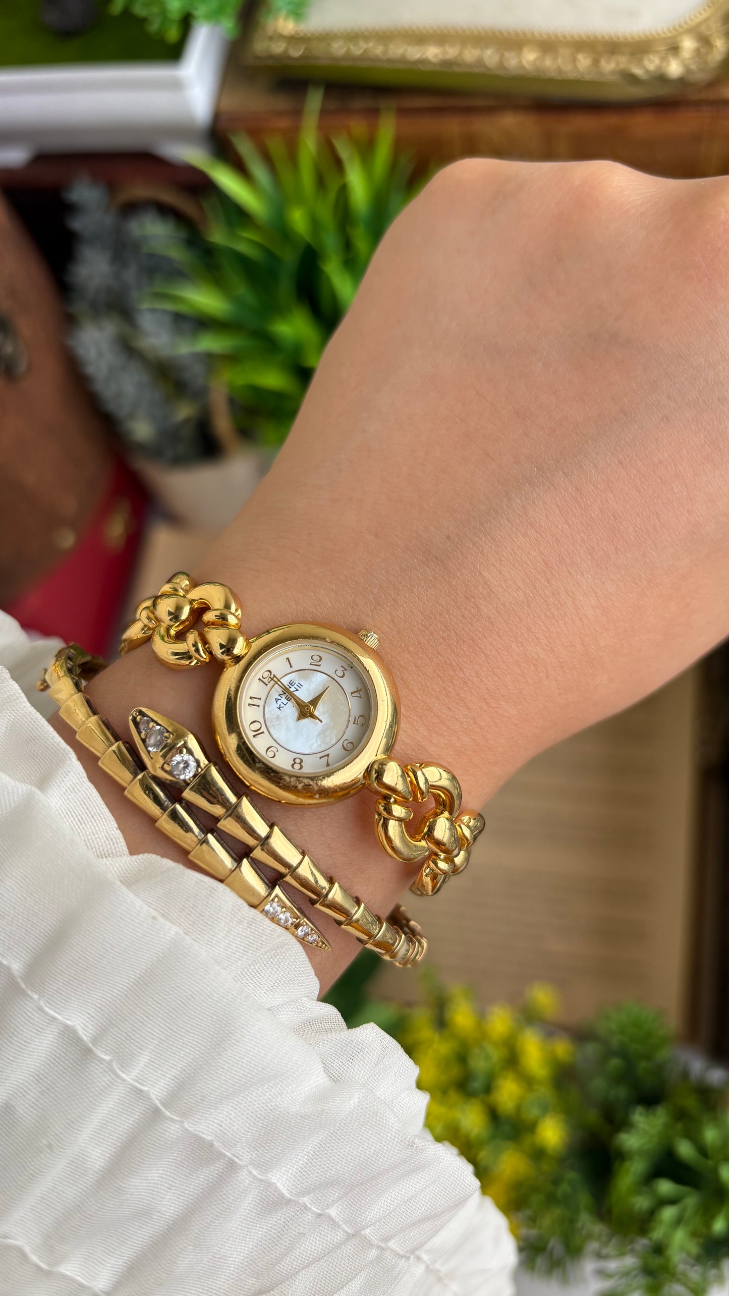 Extremely Rare Vintage Anne Klein in Gold Tone Teardrop Strap