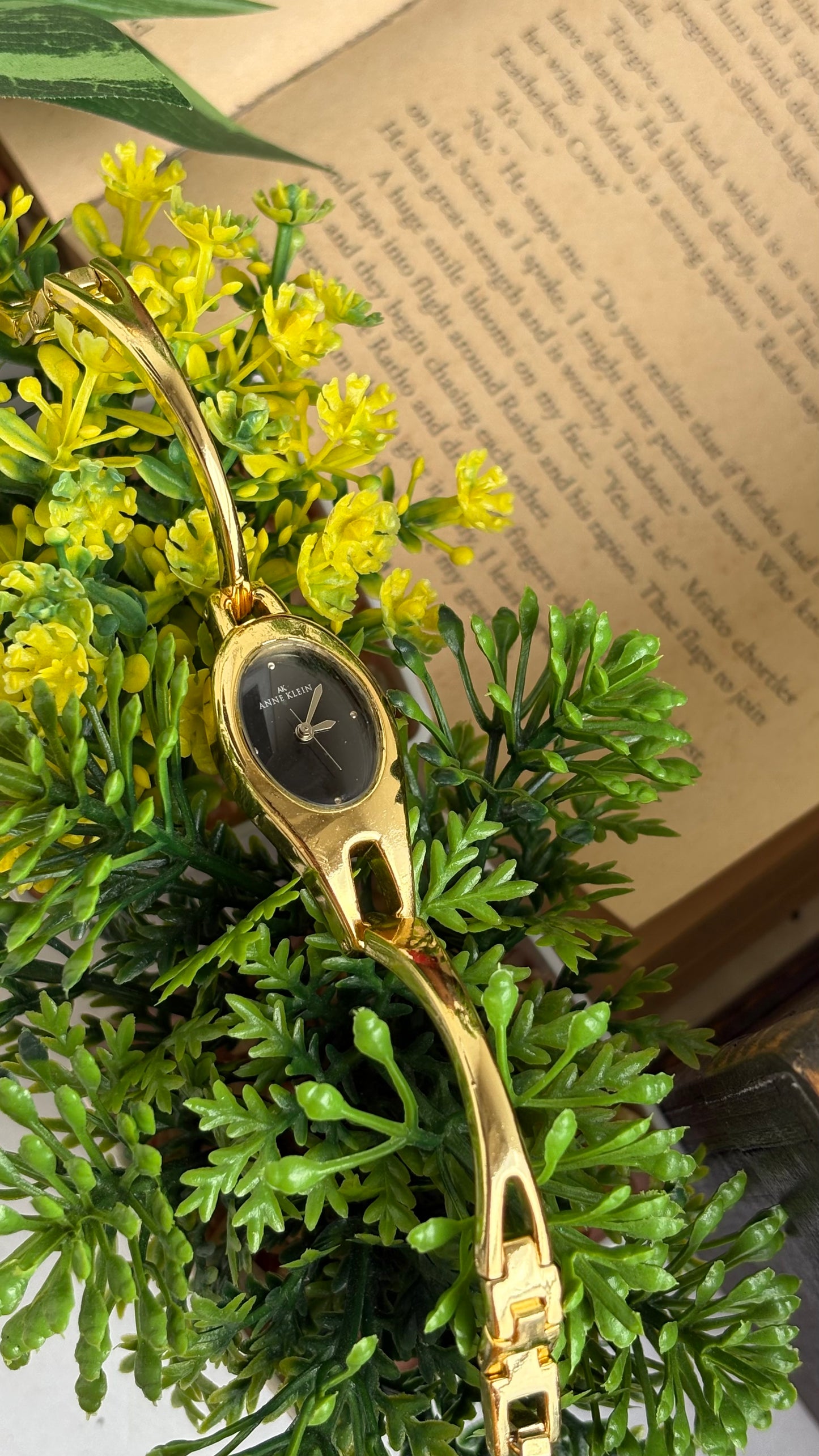 Extremely Rare Vinage Anne Klein Snake Watch in Gold Tone Gucci Style Black Dial