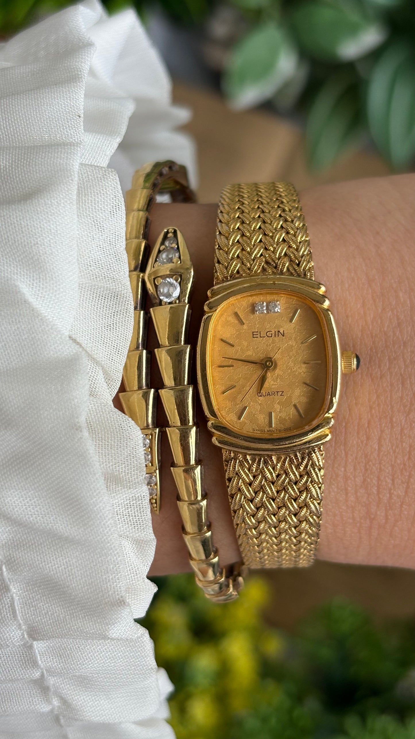 Vintage Elgin Watch in Gold Tone Rare Dial Design