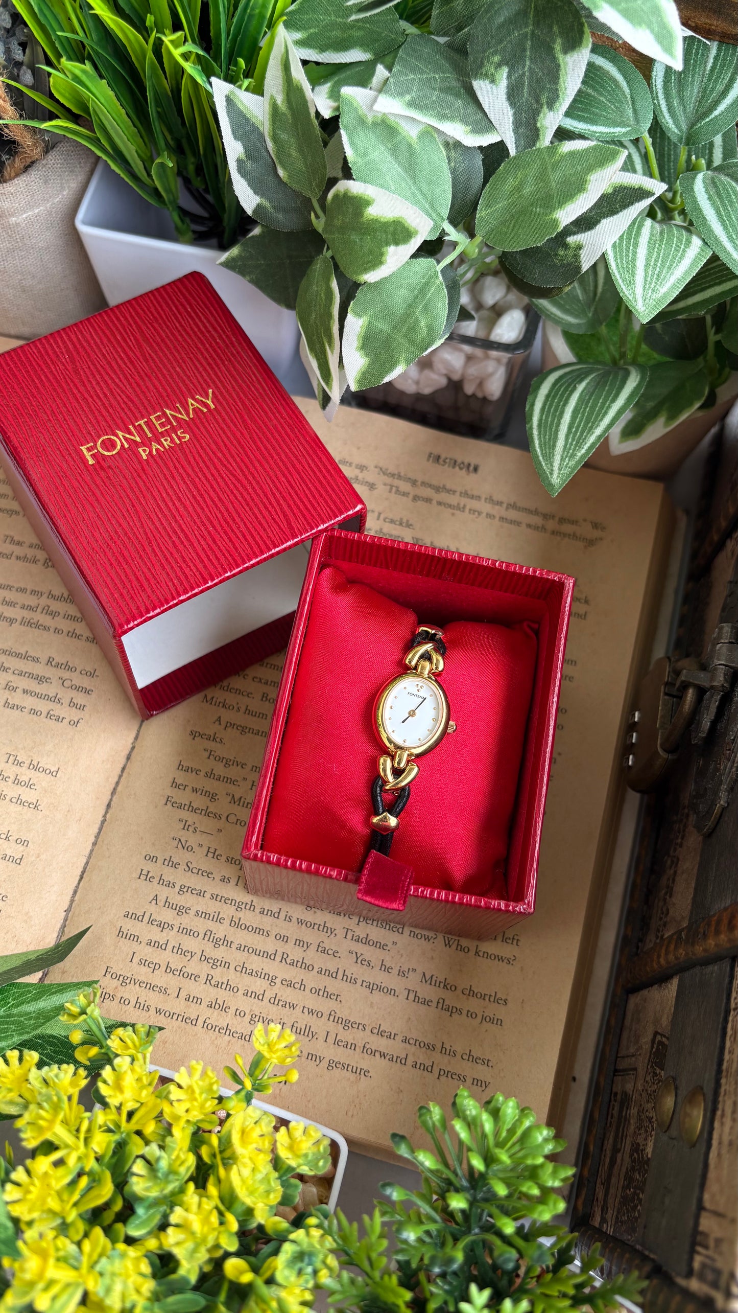 Vintage Fontenay Parisian Luxury Watch in Gold Tone Black Thin Leather Straps