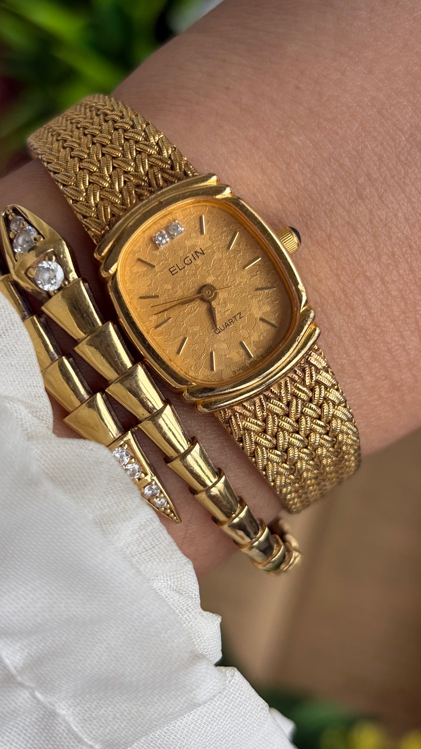 Vintage Elgin Watch in Gold Tone Rare Dial Design