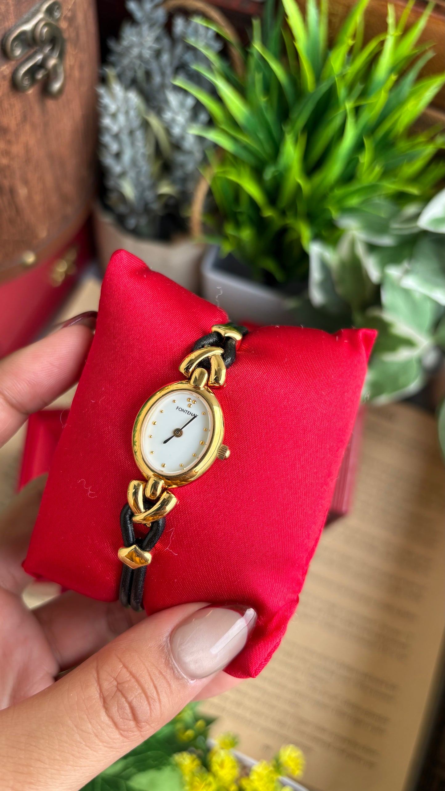 Vintage Fontenay Parisian Luxury Watch in Gold Tone Black Thin Leather Straps