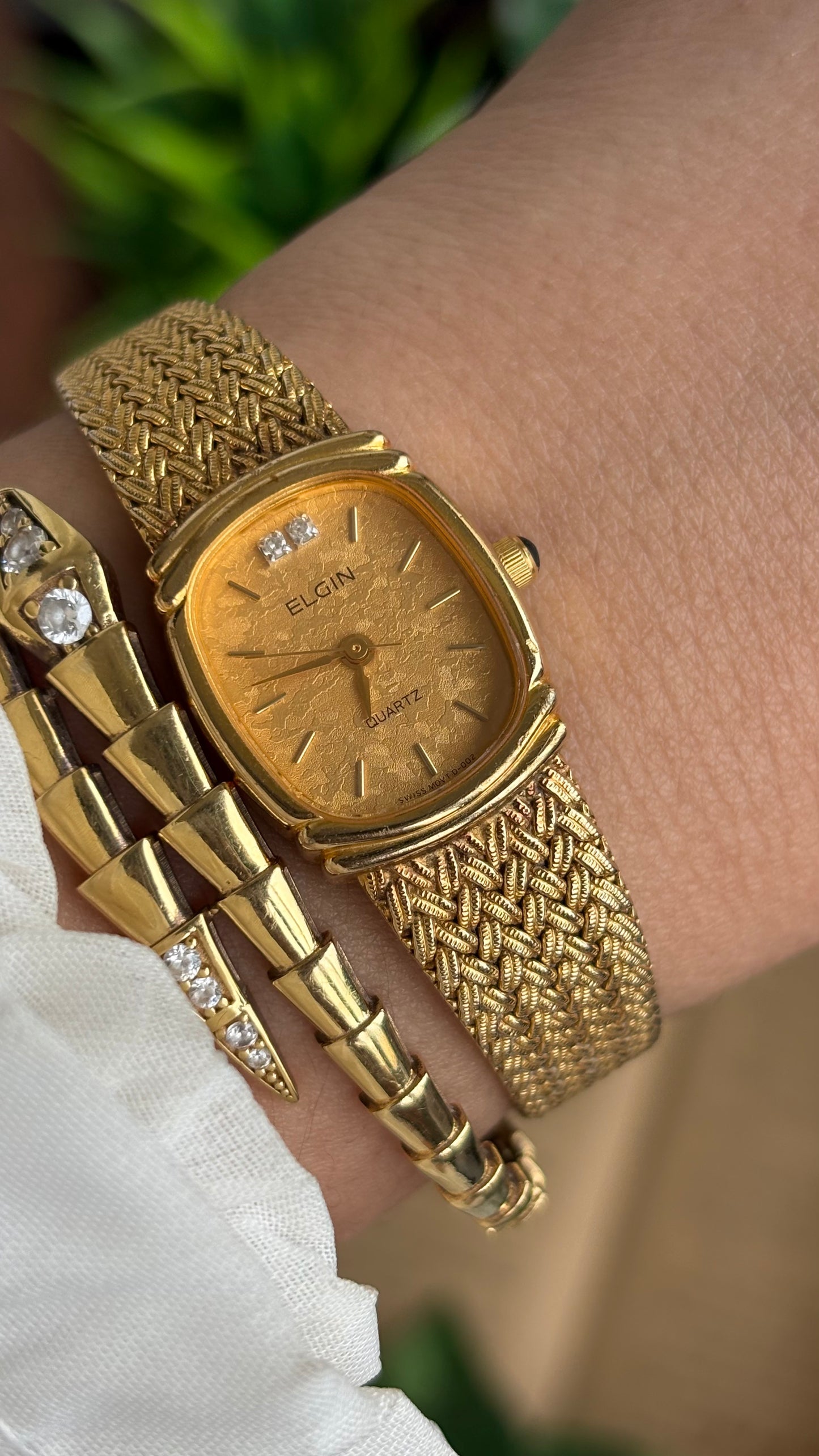 Vintage Elgin Watch in Gold Tone Rare Dial Design