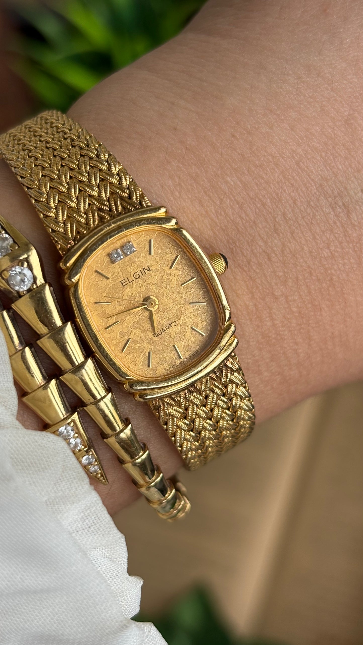 Vintage Elgin Watch in Gold Tone Rare Dial Design