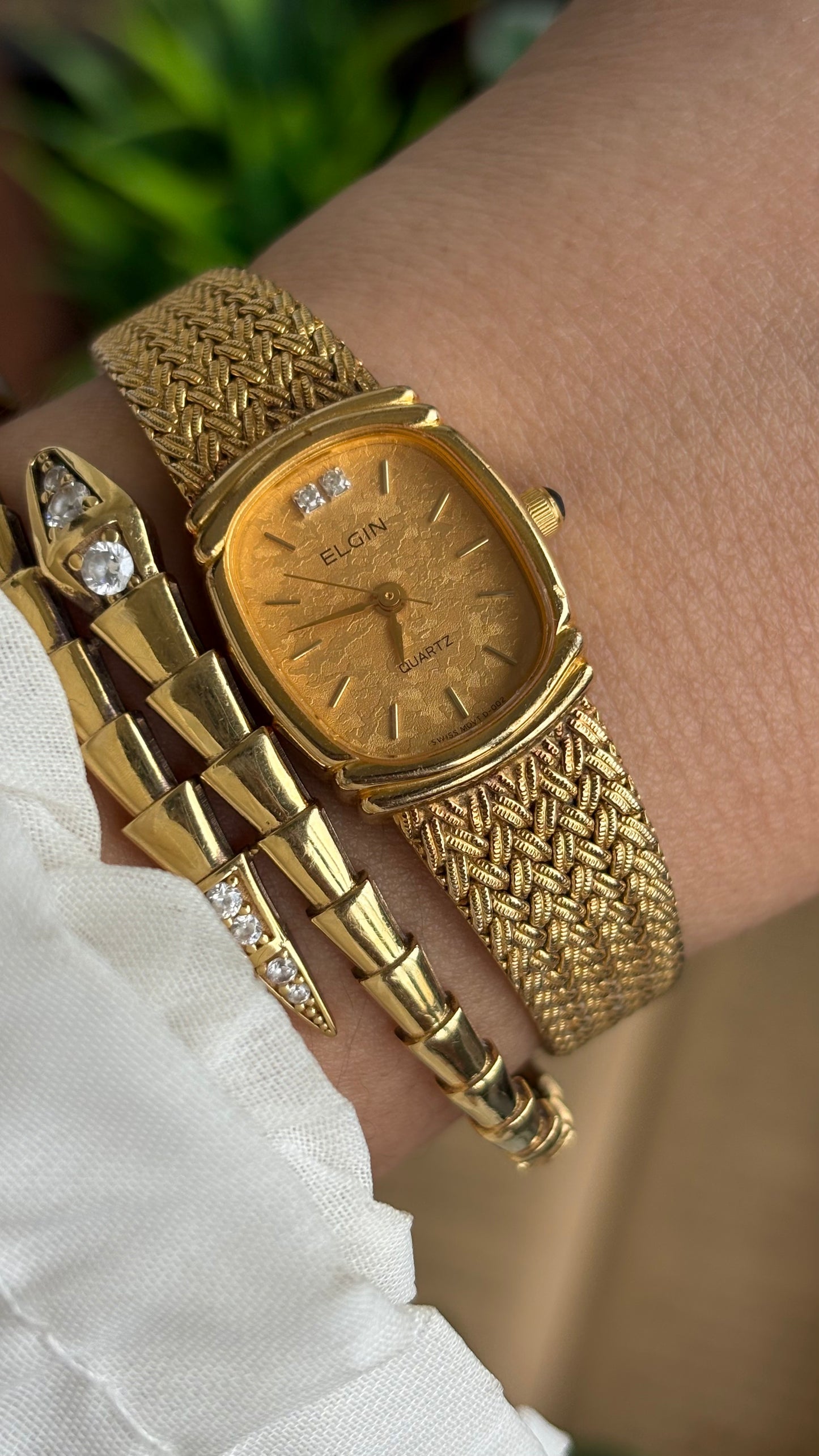 Vintage Elgin Watch in Gold Tone Rare Dial Design