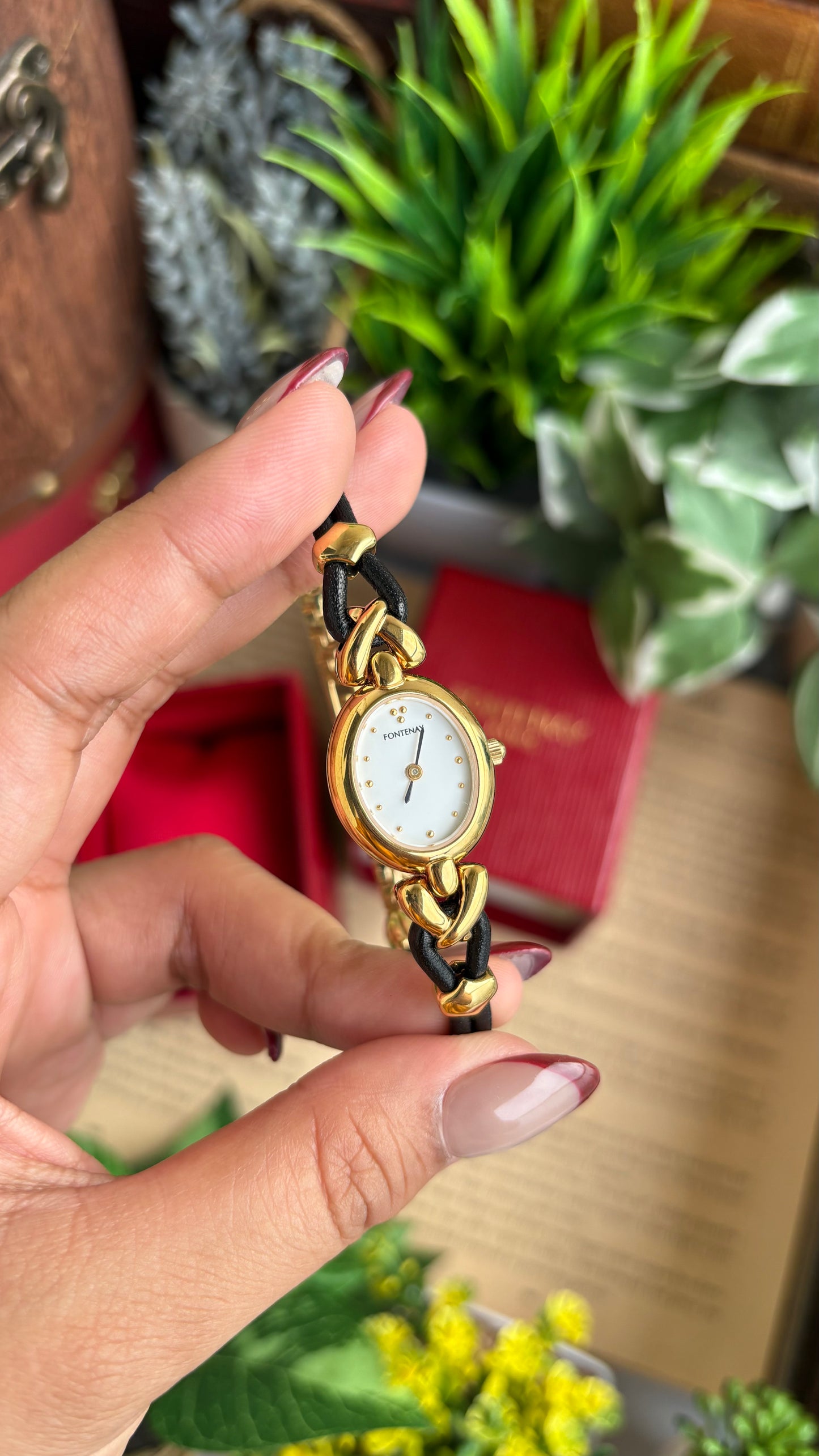 Vintage Fontenay Parisian Luxury Watch in Gold Tone Black Thin Leather Straps