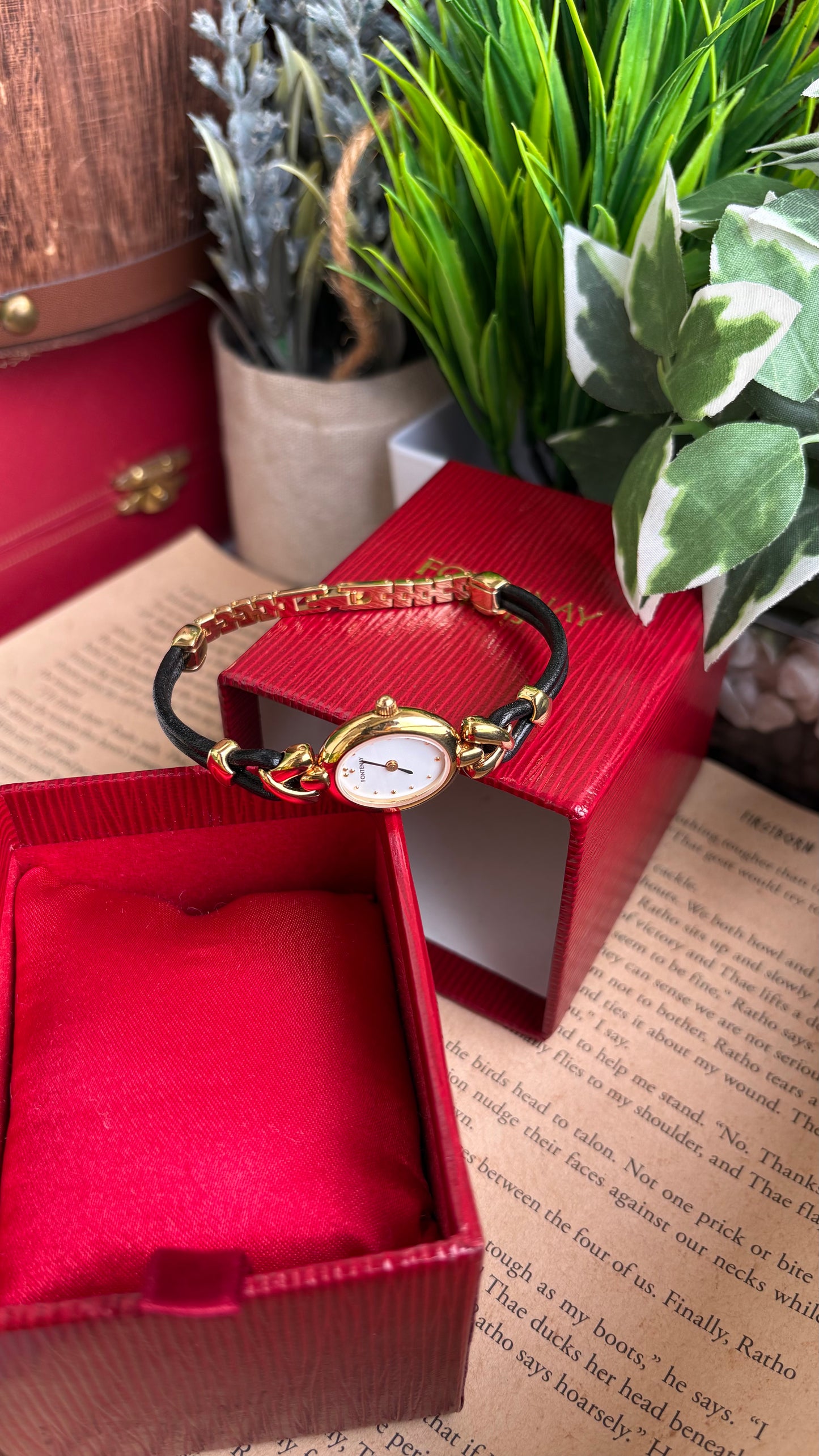 Vintage Fontenay Parisian Luxury Watch in Gold Tone Black Thin Leather Straps