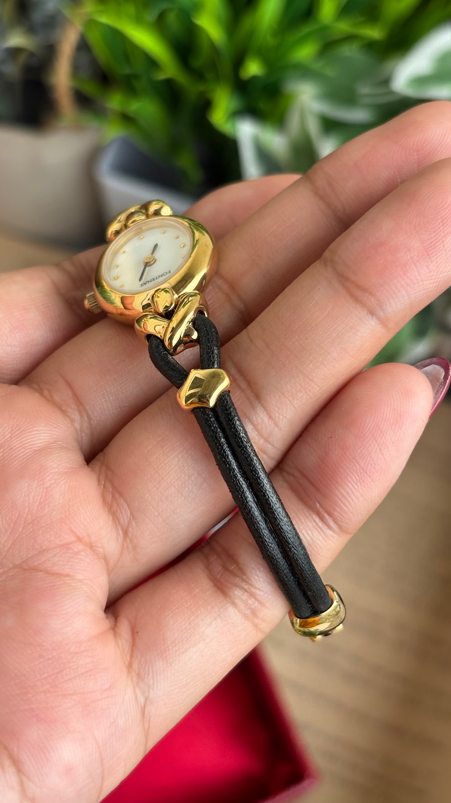 Vintage Fontenay Parisian Luxury Watch in Gold Tone Black Thin Leather Straps