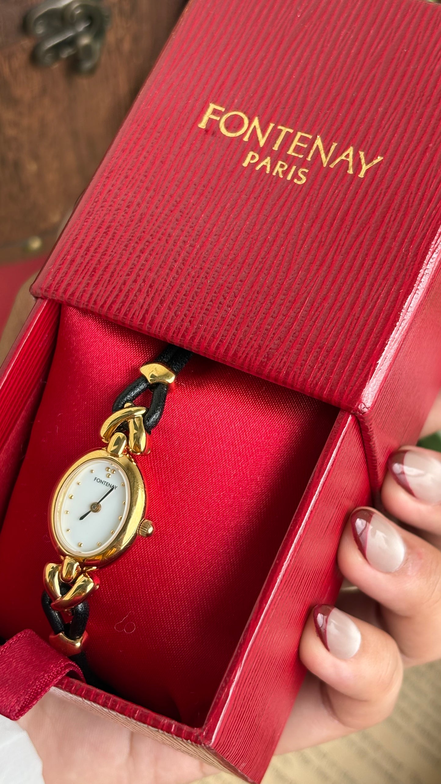 Vintage Fontenay Parisian Luxury Watch in Gold Tone Black Thin Leather Straps