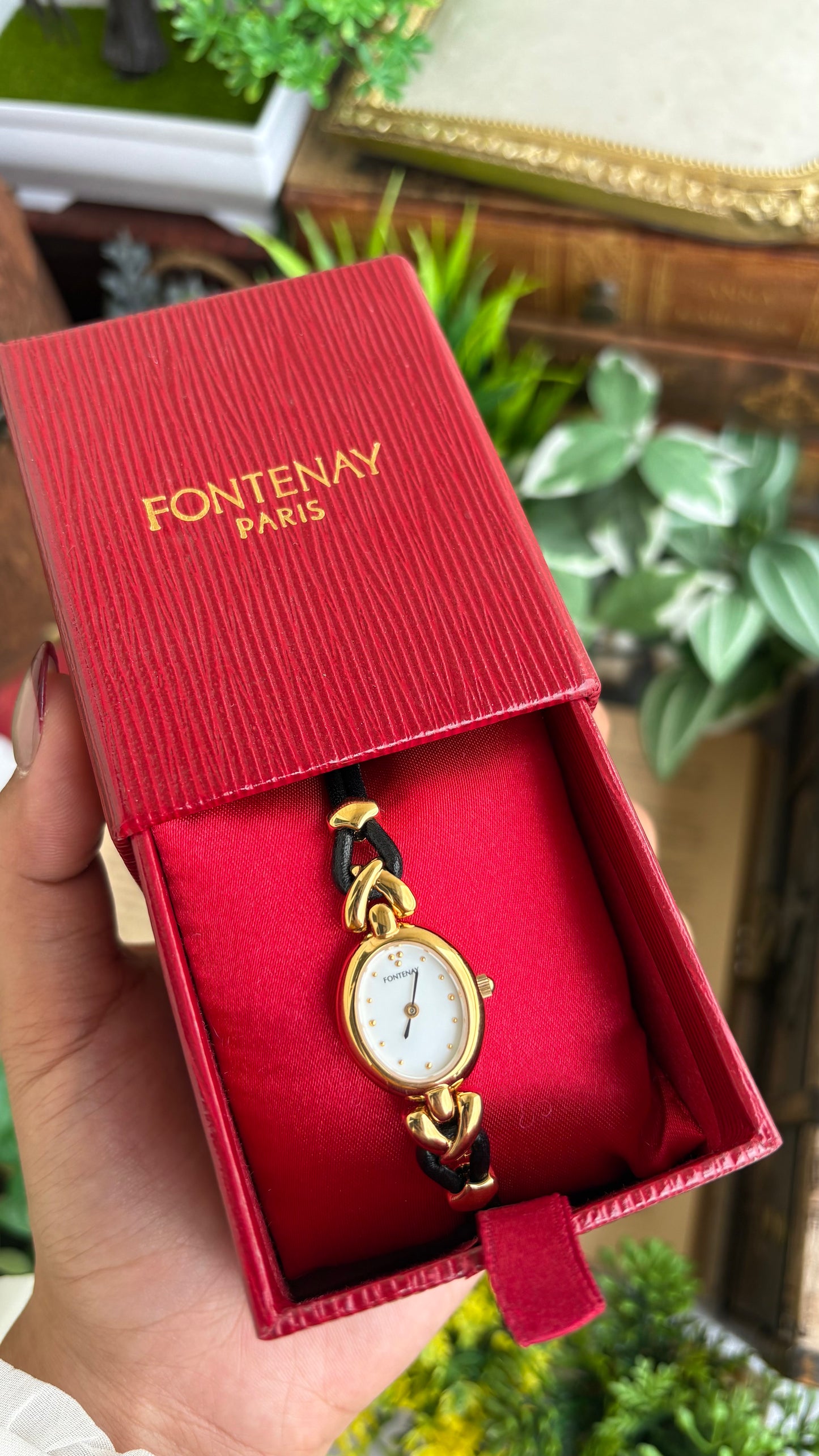 Vintage Fontenay Parisian Luxury Watch in Gold Tone Black Thin Leather Straps