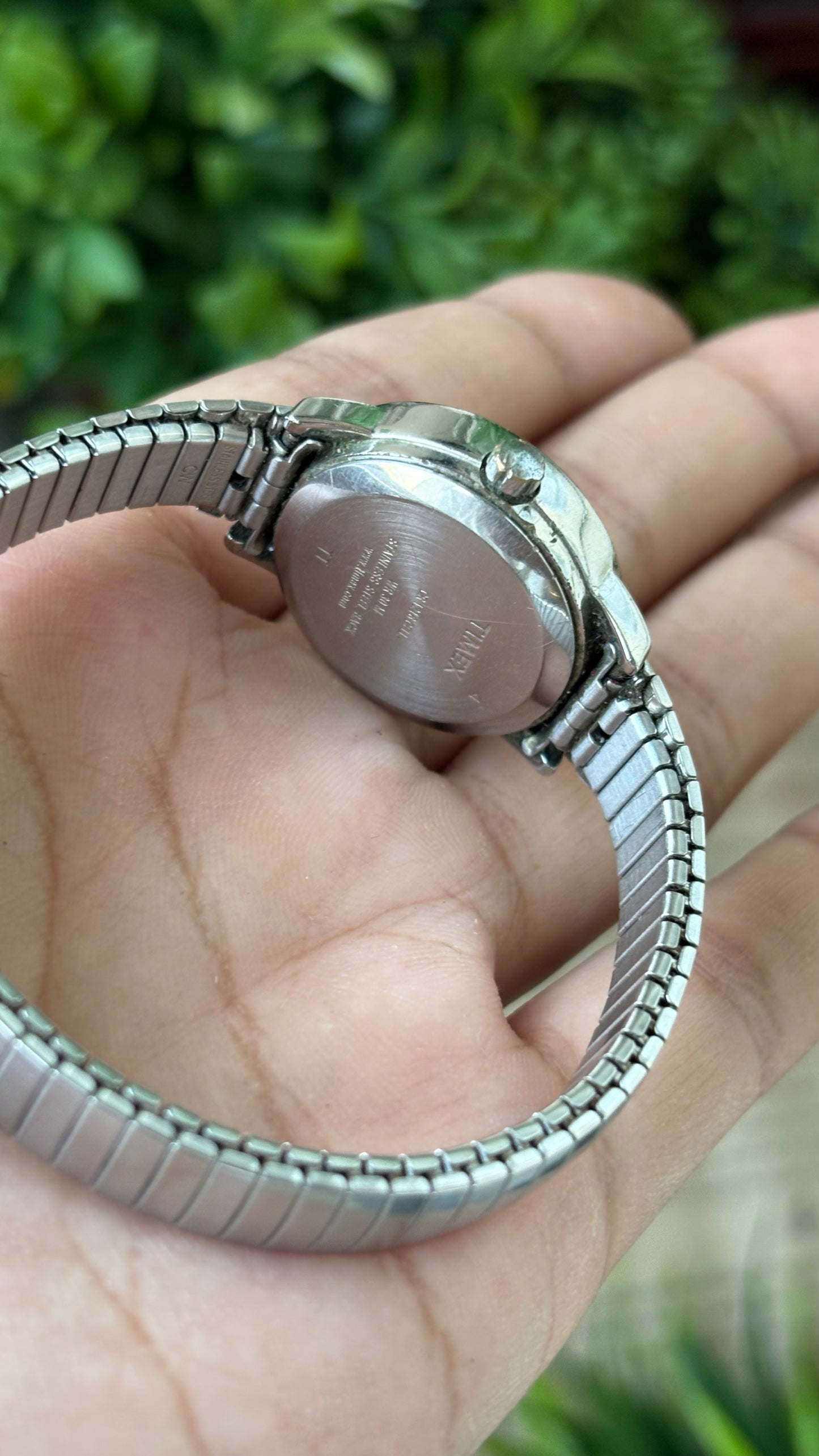 Vintage Timex Indiglo Stretchy Band in Silver Tone Quartz #00202