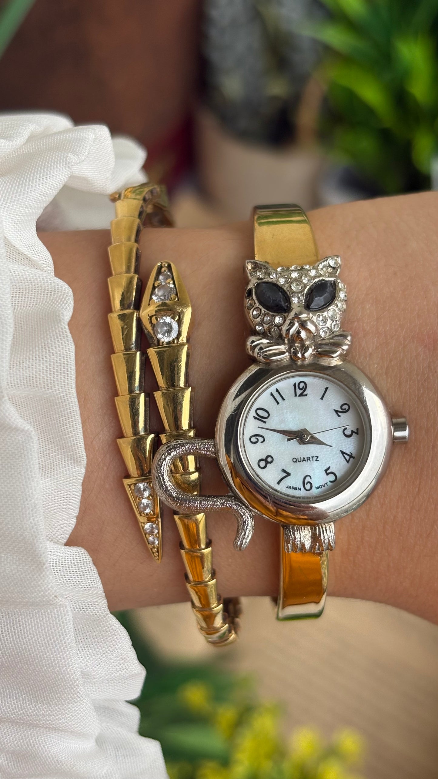 Extremely Rare Vintage Cat Watch Watch in Gold Tone Pearl Dial