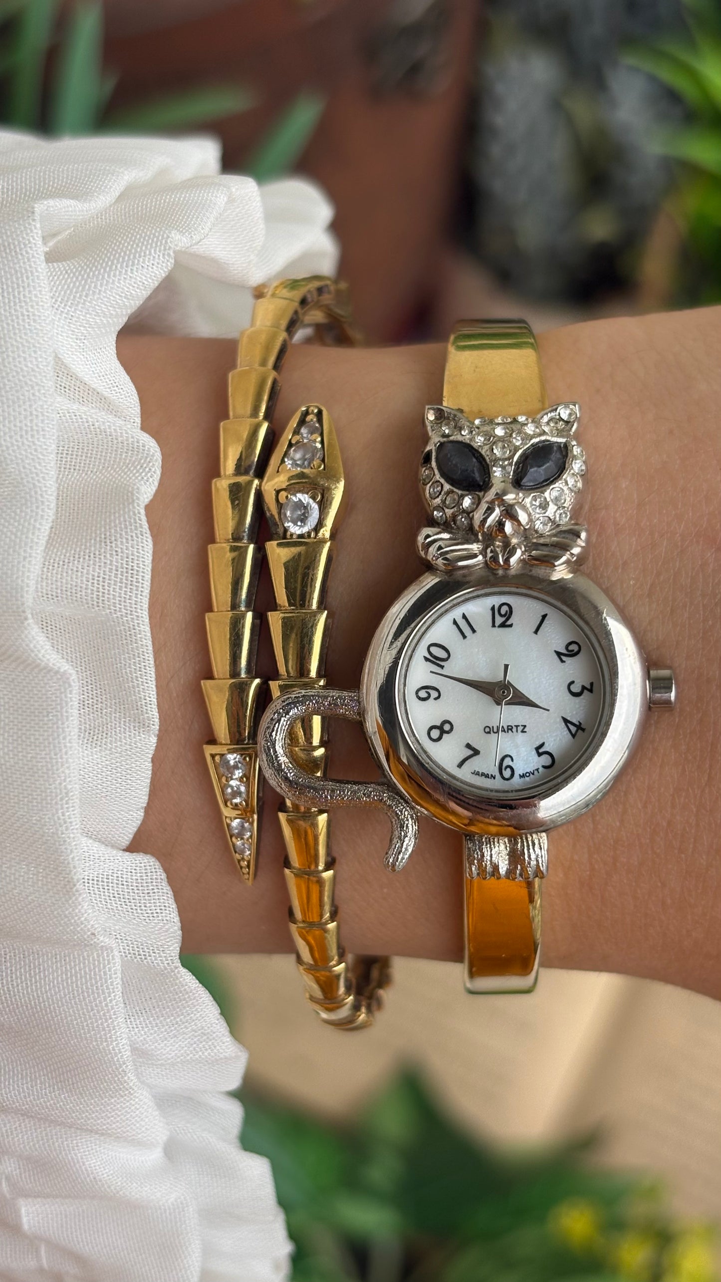 Extremely Rare Vintage Cat Watch Watch in Gold Tone Pearl Dial