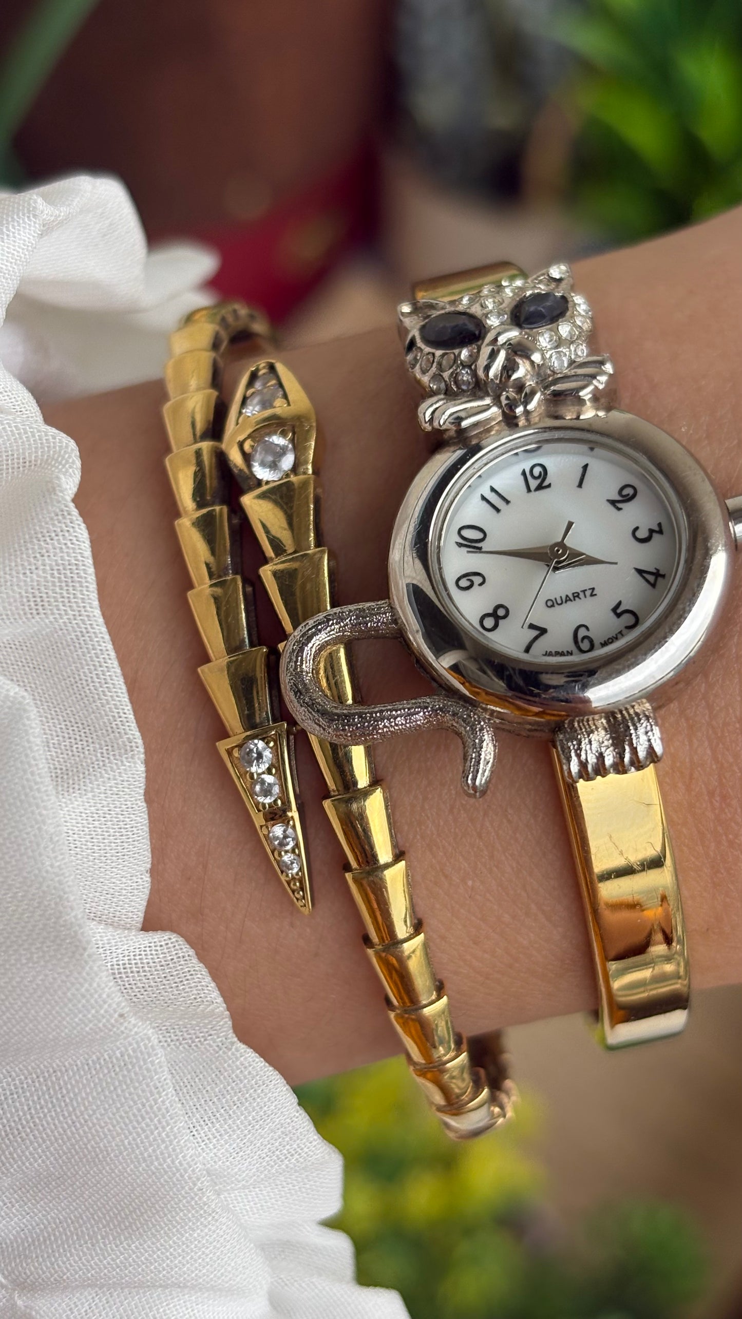 Extremely Rare Vintage Cat Watch Watch in Gold Tone Pearl Dial