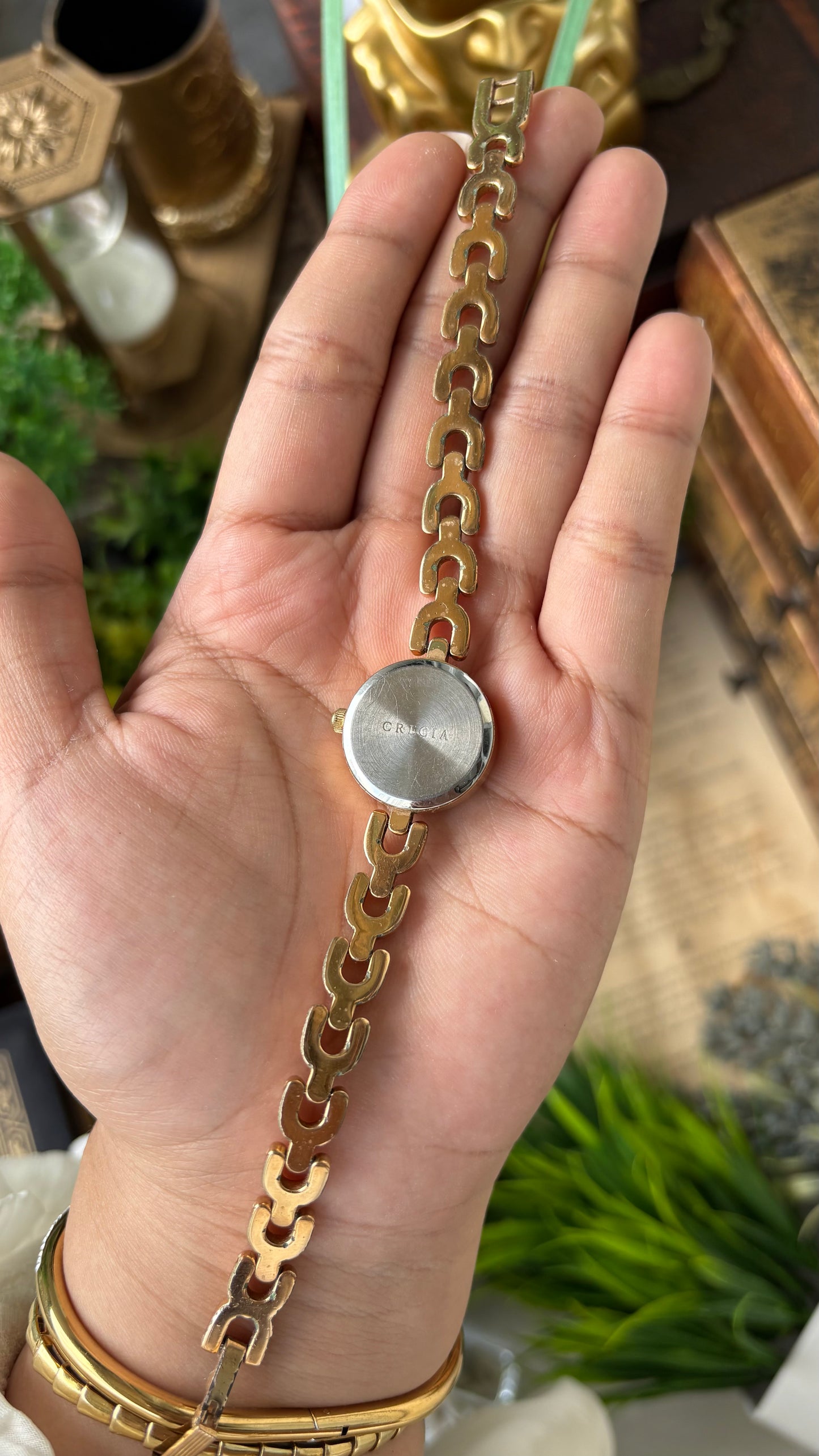 Vintage Crecia Wishbone Link Bracelet Watch in Gold Tone Quartz #00620