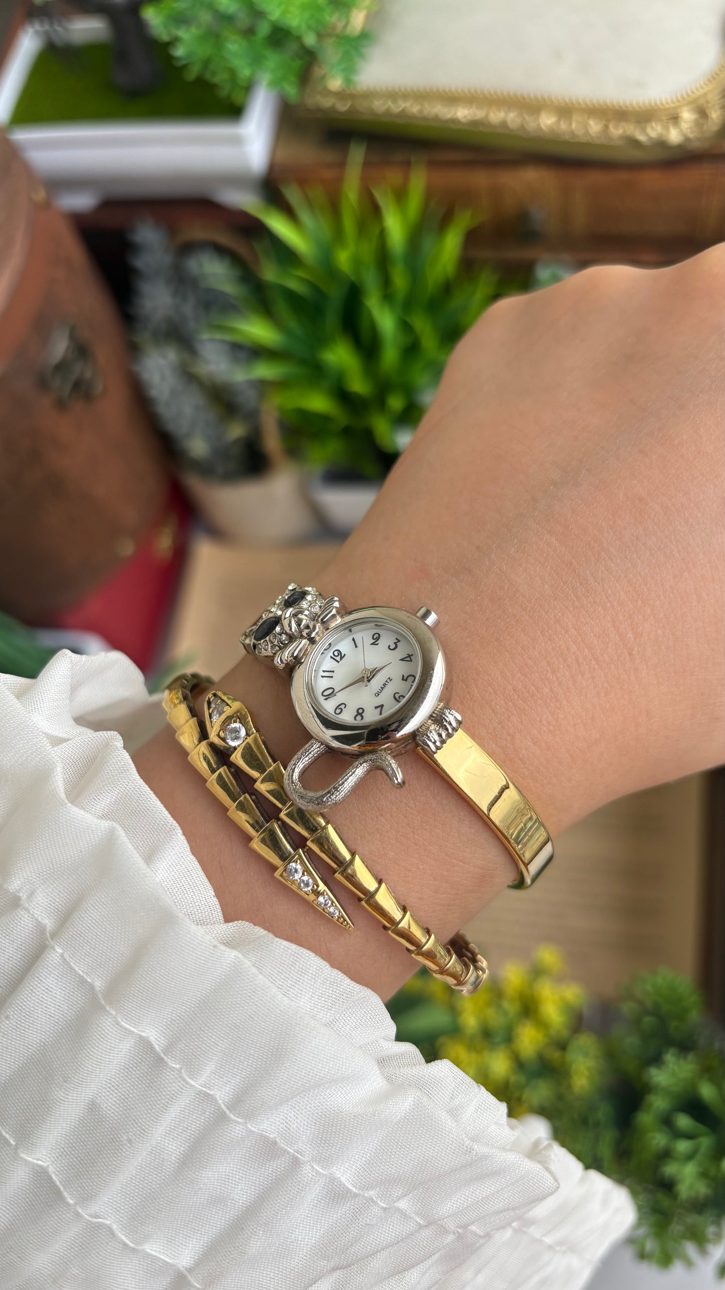 Extremely Rare Vintage Cat Watch Watch in Gold Tone Pearl Dial