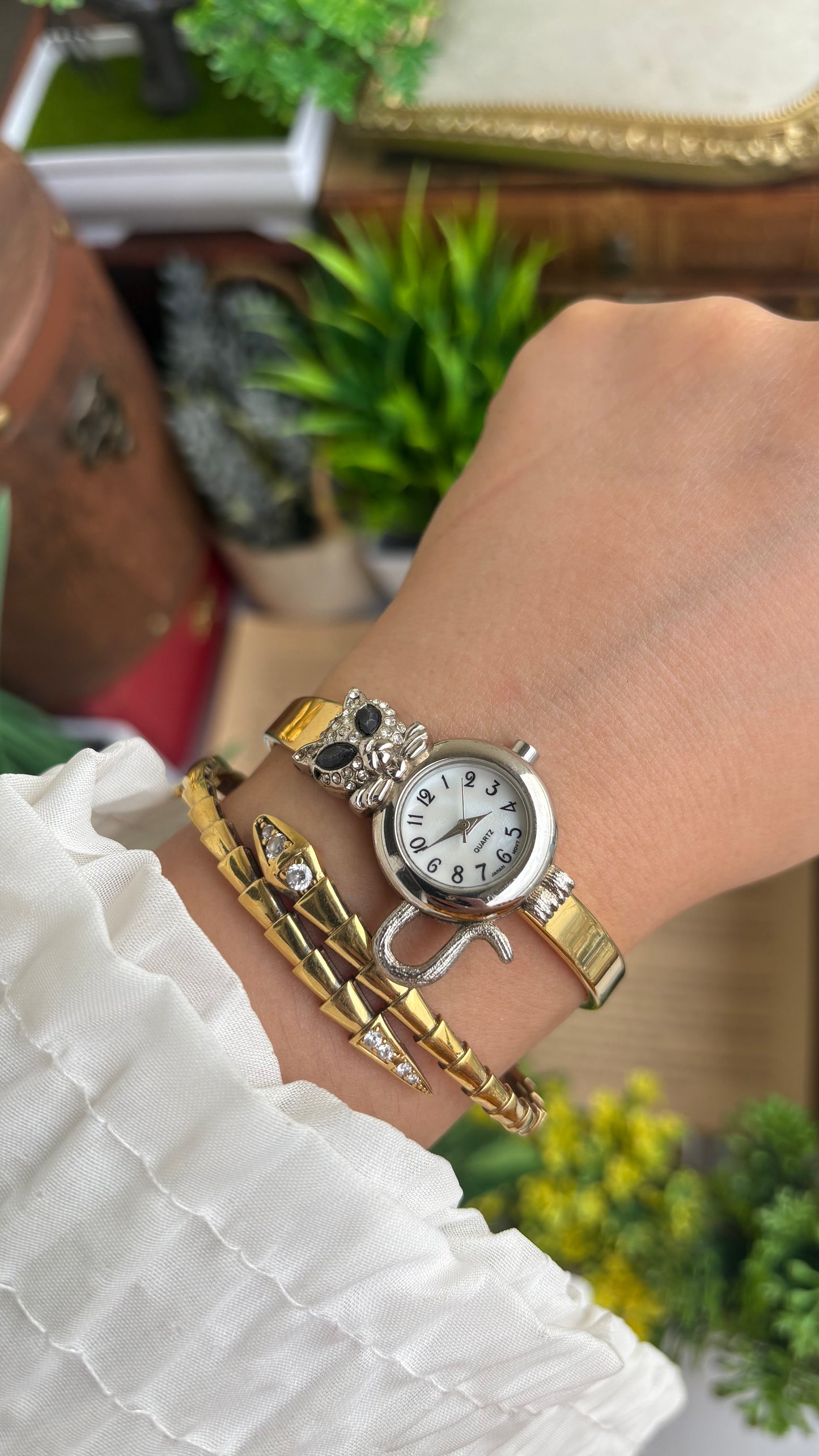 Extremely Rare Vintage Cat Watch Watch in Gold Tone Pearl Dial