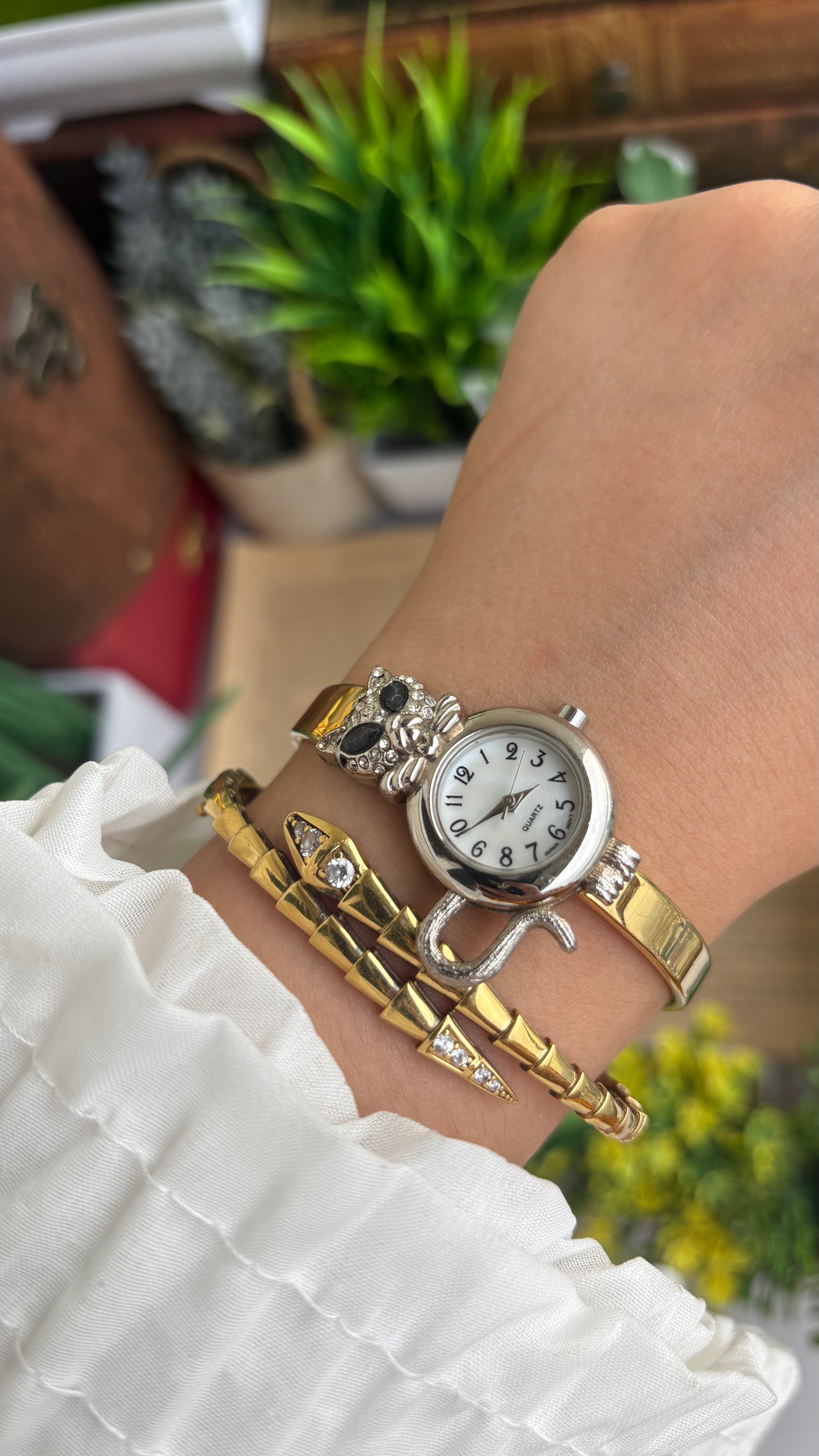 Extremely Rare Vintage Cat Watch Watch in Gold Tone Pearl Dial