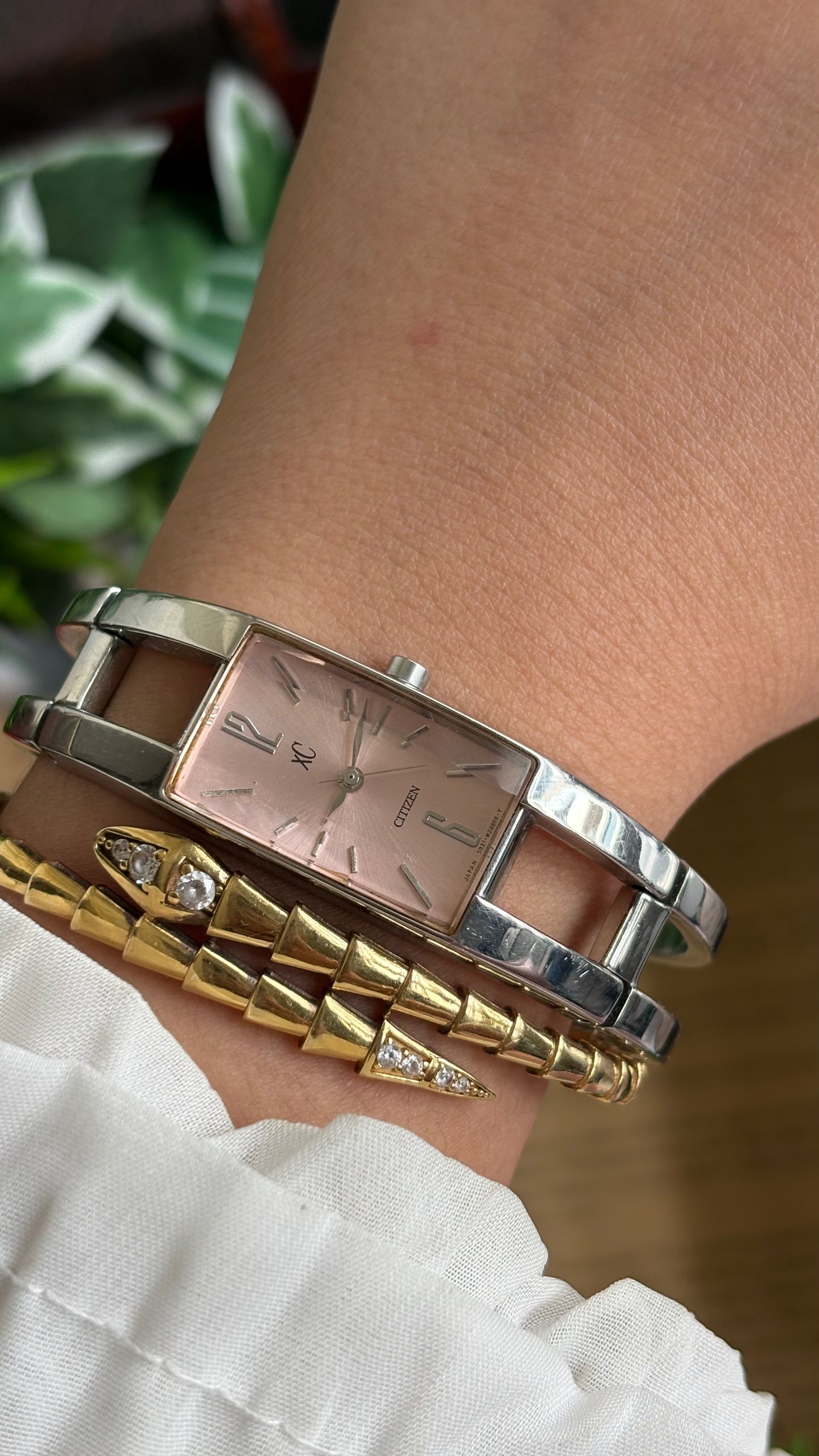 Vintage Citizen Watch in Silver Tone Pink Dial Rare Belt Style Bangle