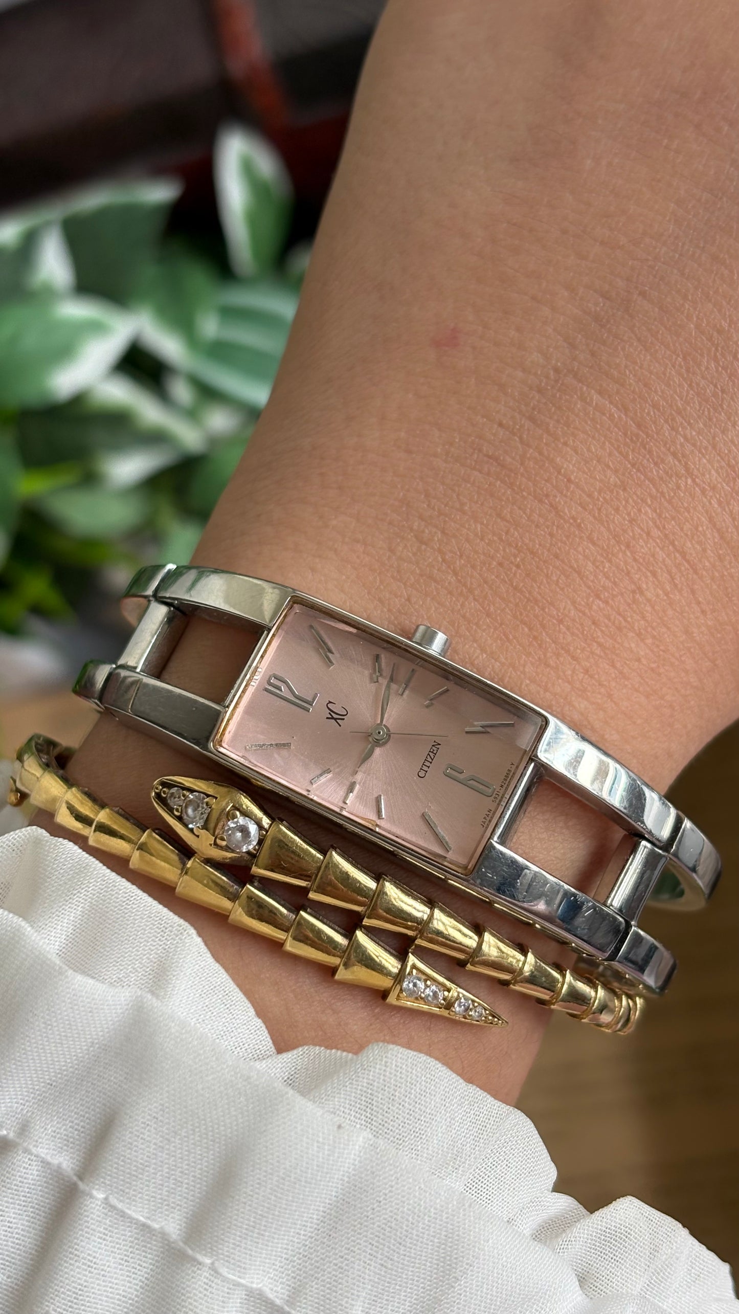 Vintage Citizen Watch in Silver Tone Pink Dial Rare Belt Style Bangle