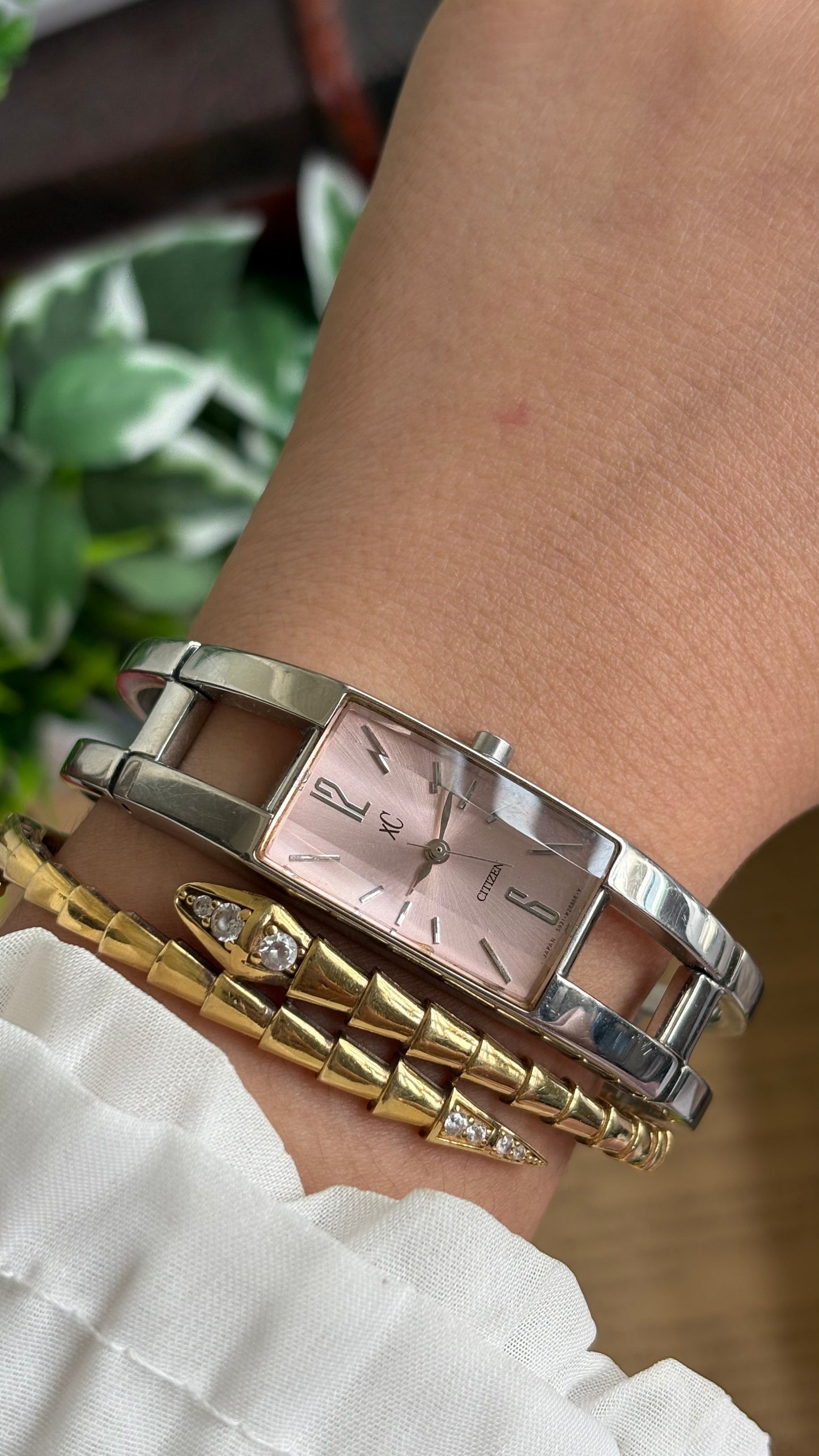 Vintage Citizen Watch in Silver Tone Pink Dial Rare Belt Style Bangle