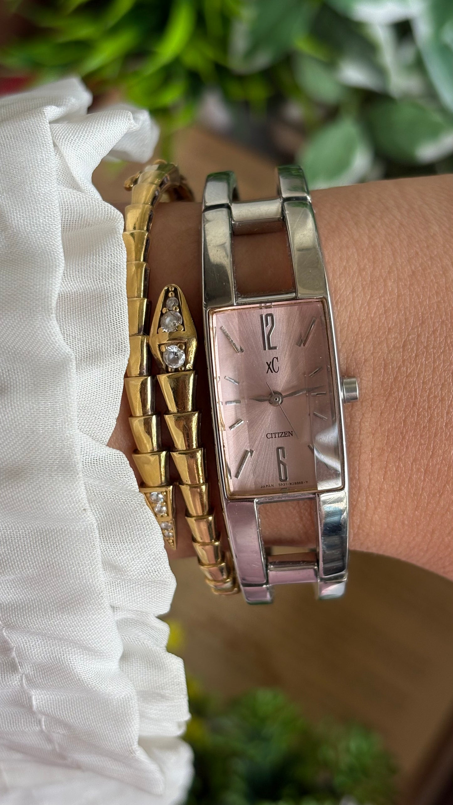 Vintage Citizen Watch in Silver Tone Pink Dial Rare Belt Style Bangle