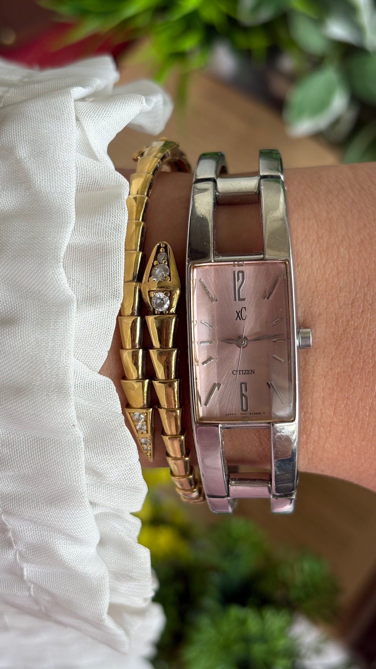 Vintage Citizen Watch in Silver Tone Pink Dial Rare Belt Style Bangle