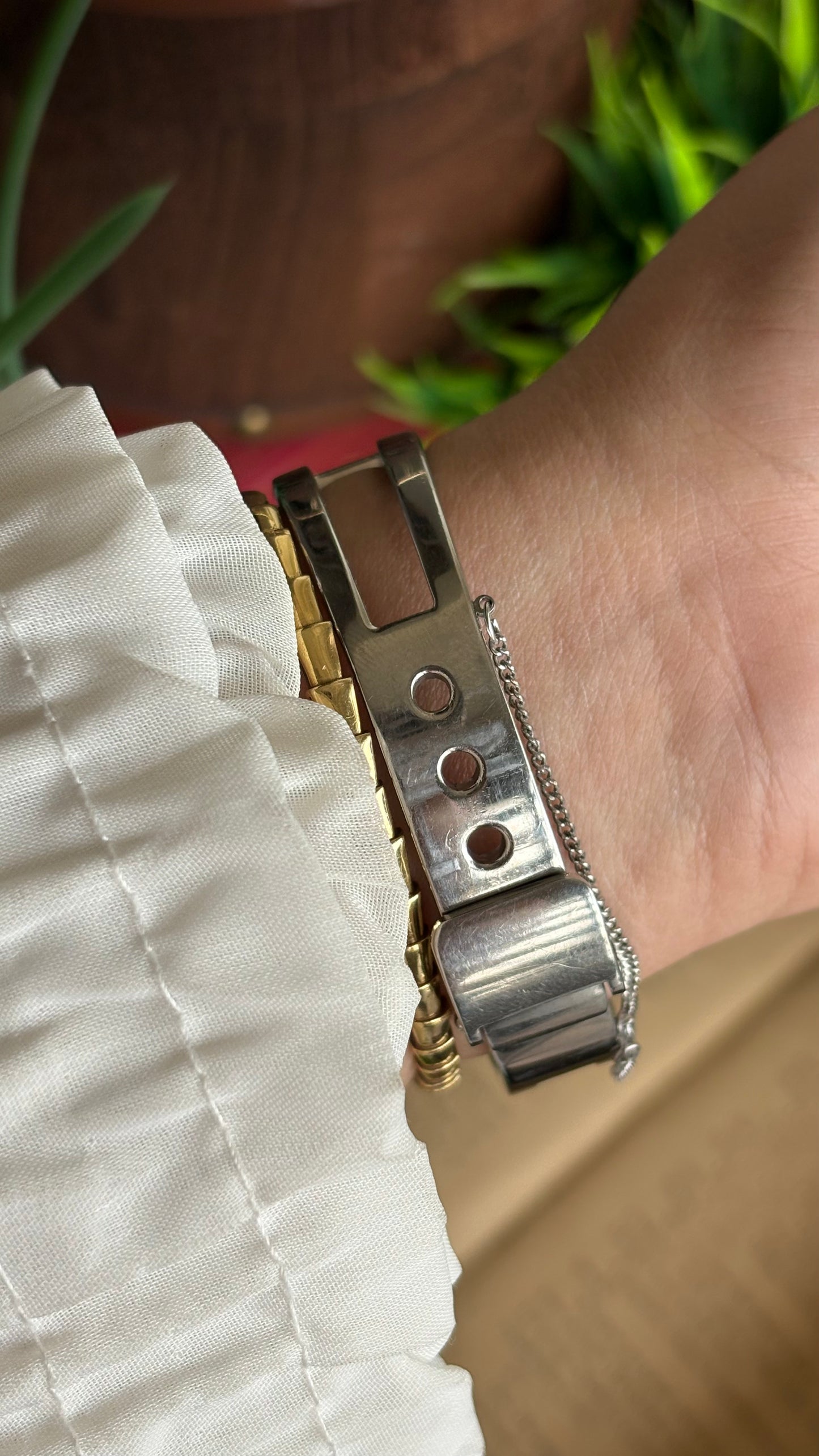 Vintage Citizen Watch in Silver Tone Pink Dial Rare Belt Style Bangle