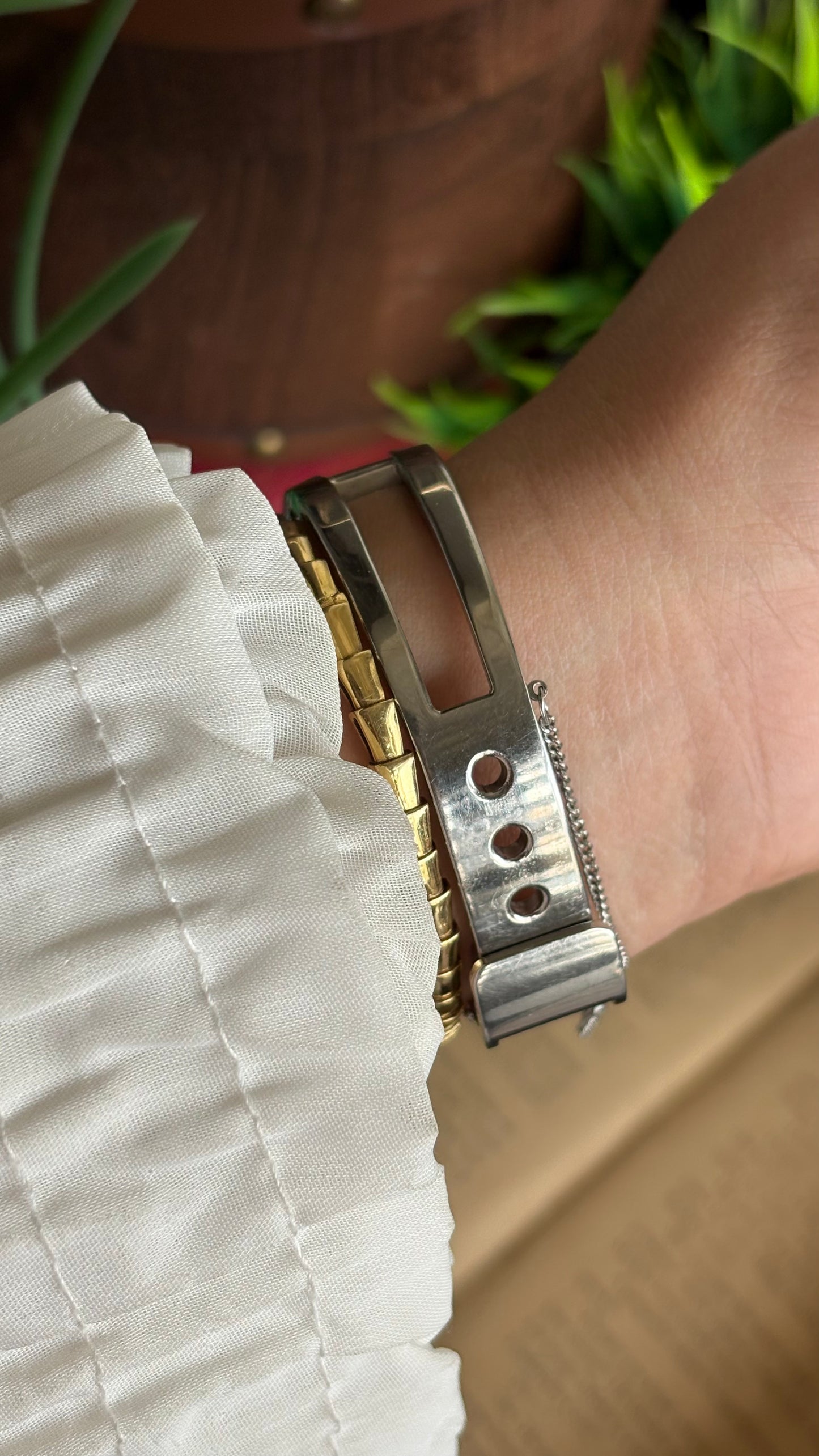 Vintage Citizen Watch in Silver Tone Pink Dial Rare Belt Style Bangle