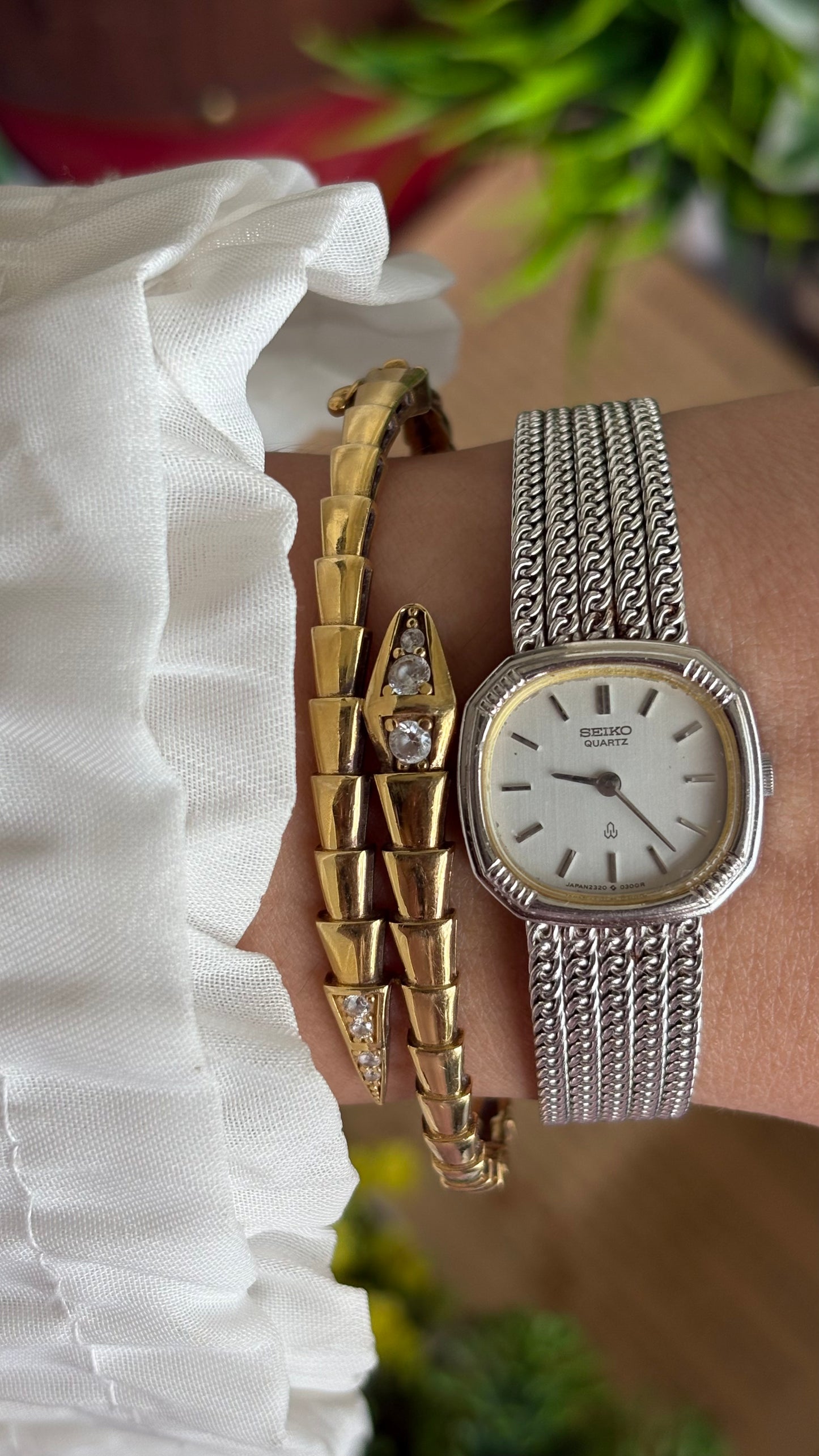 Extremely Rare Vintage Seiko Watch in Silver Tone Braided Style Bracelet