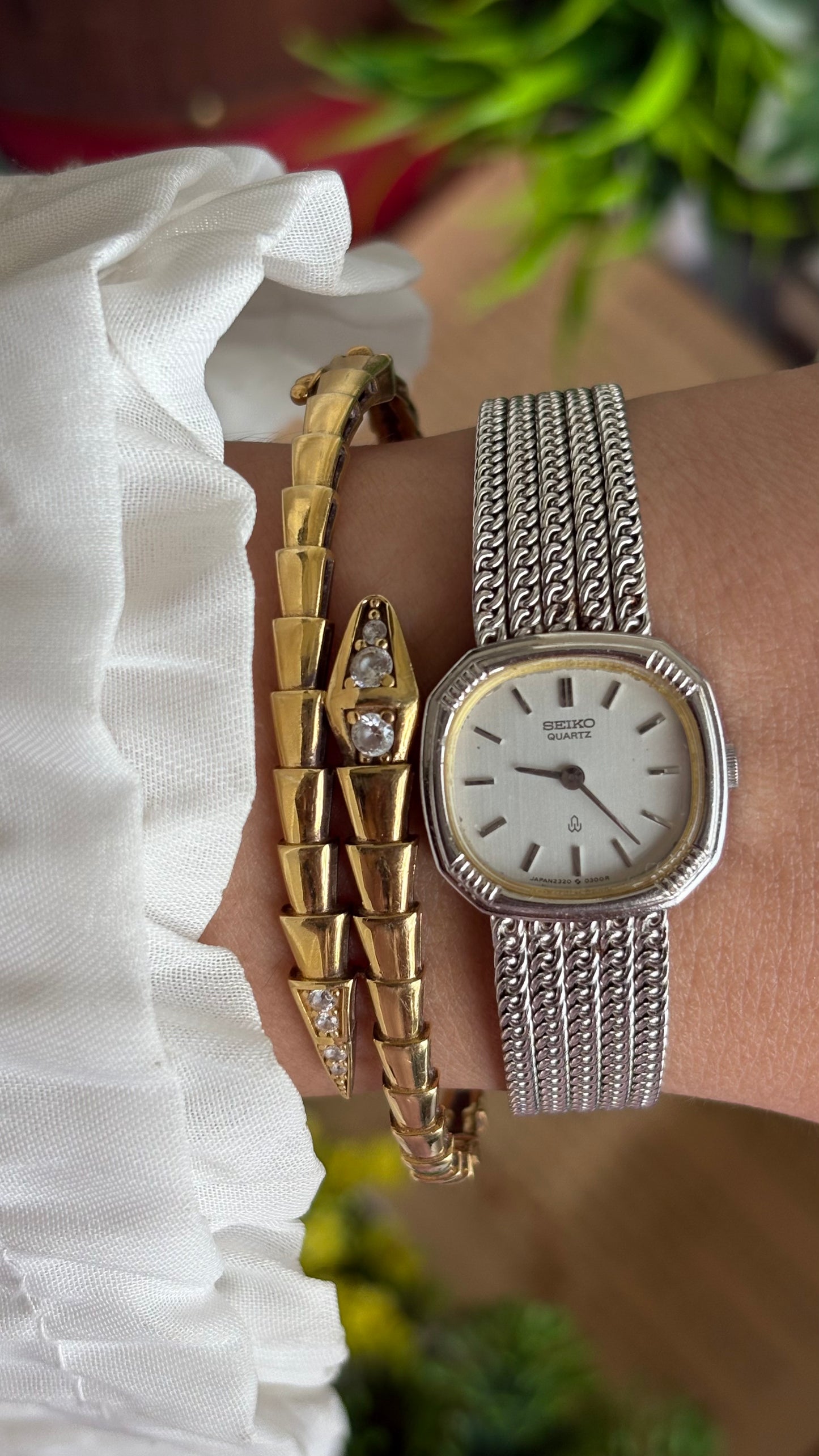 Extremely Rare Vintage Seiko Watch in Silver Tone Braided Style Bracelet
